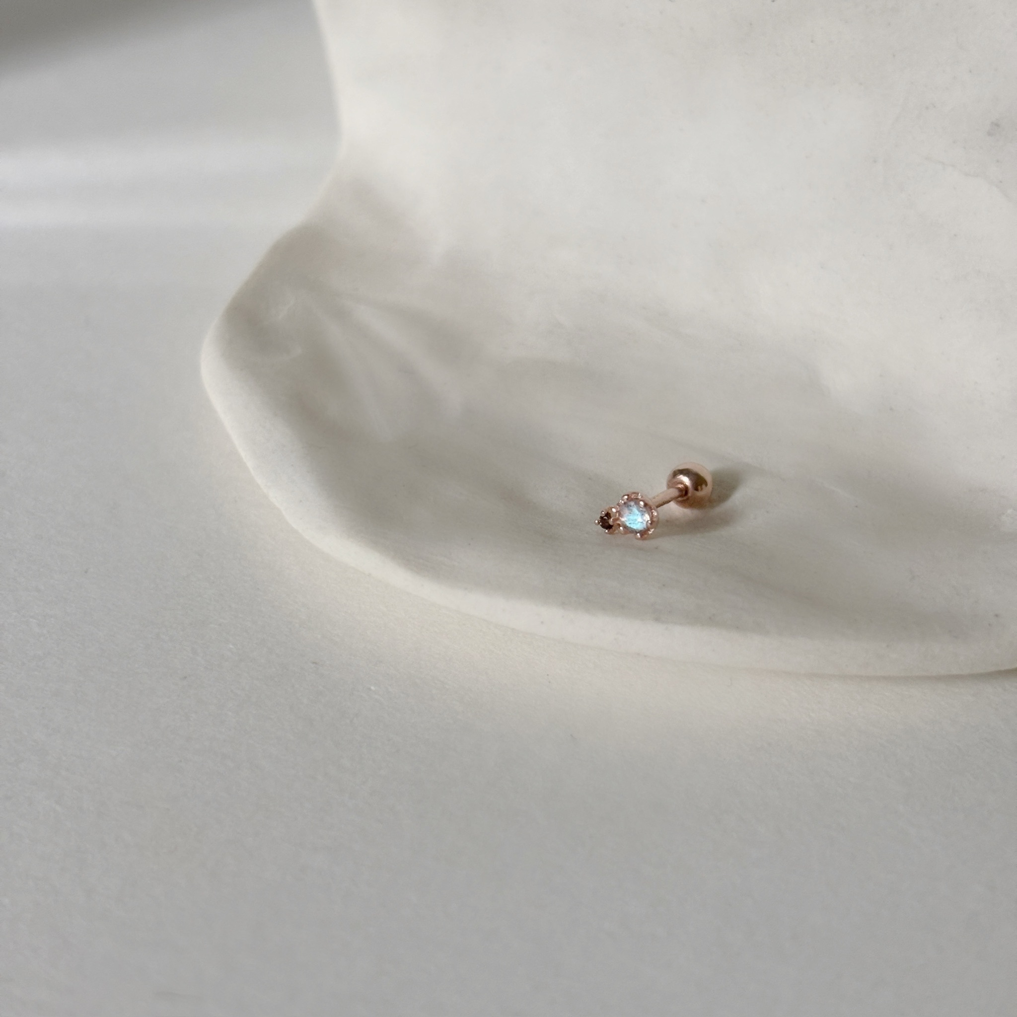 小點六爪茶晶拉長石轉珠耳環