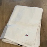 [S] TOMMY HILFIGER WHITE ALL AMERICAN II BATH TOWEL, 883893996328 (SUZZ79)