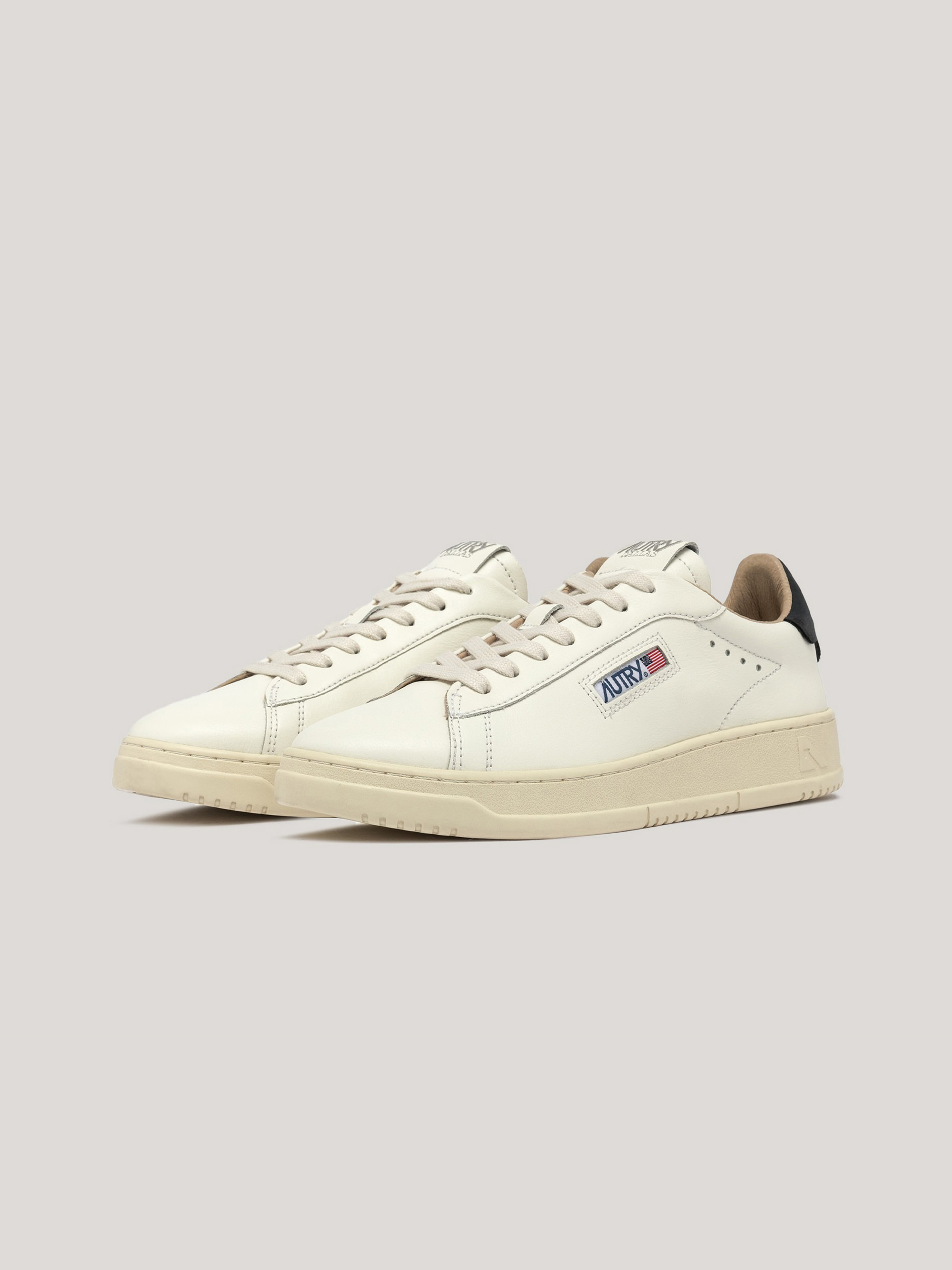 AUTRY DALLAS 男款低筒白色皮革休閒鞋