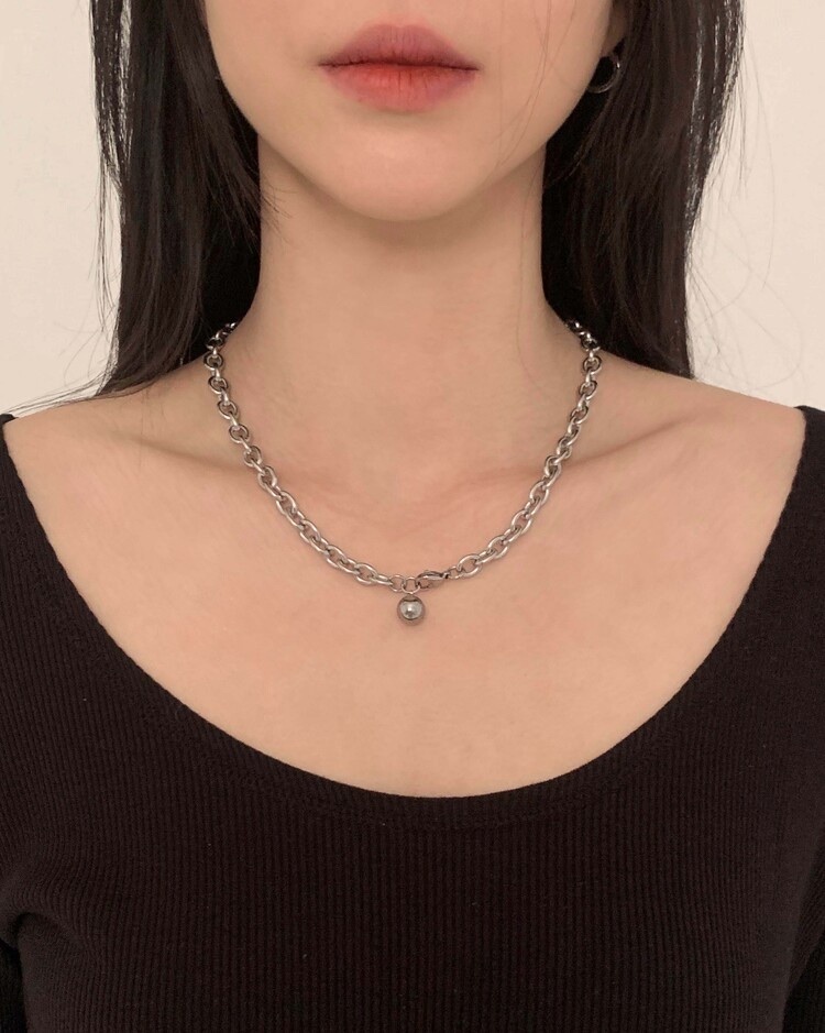 OFUSE - bell necklace