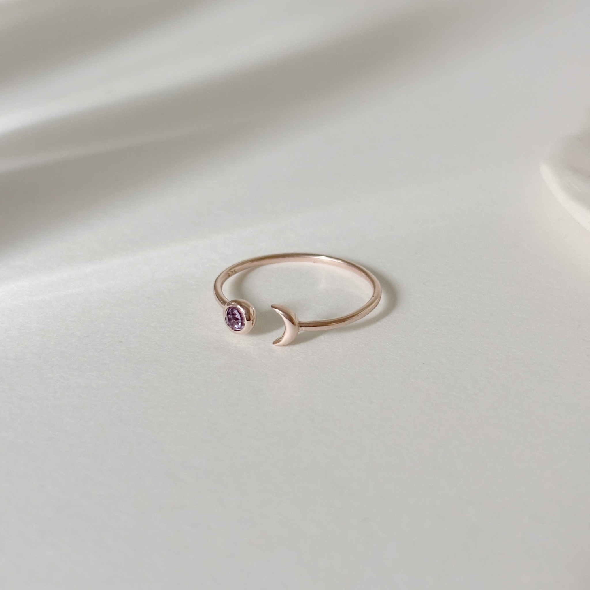 玫瑰切割紫水晶月亮可調戒指