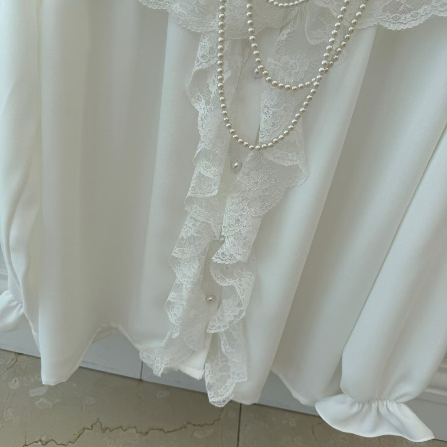 蕾絲荷葉袖雪紡襯