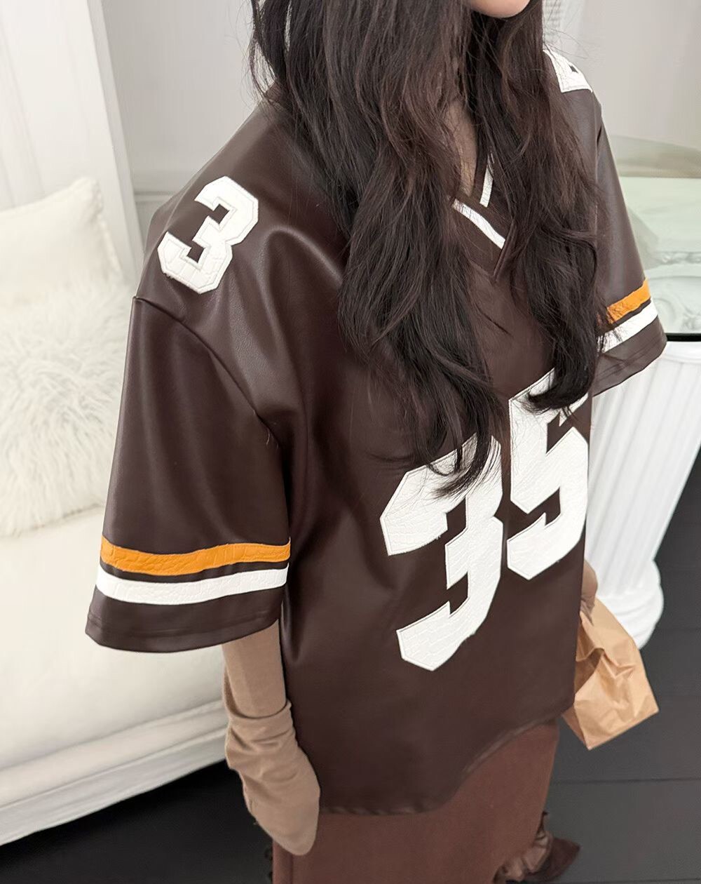 35皮革V領寬版上衣