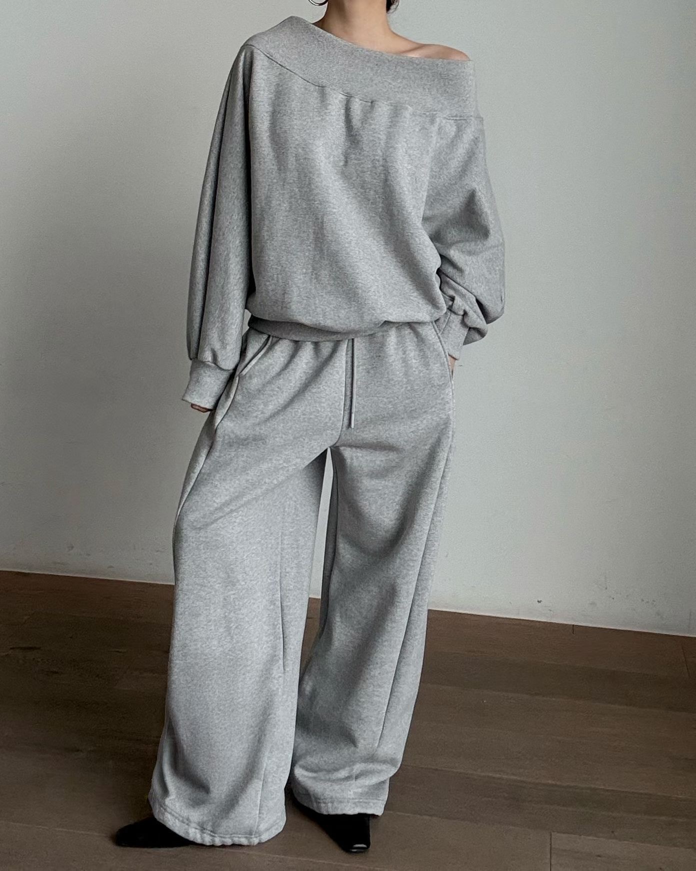 RD -Off shoulder Sweater Set