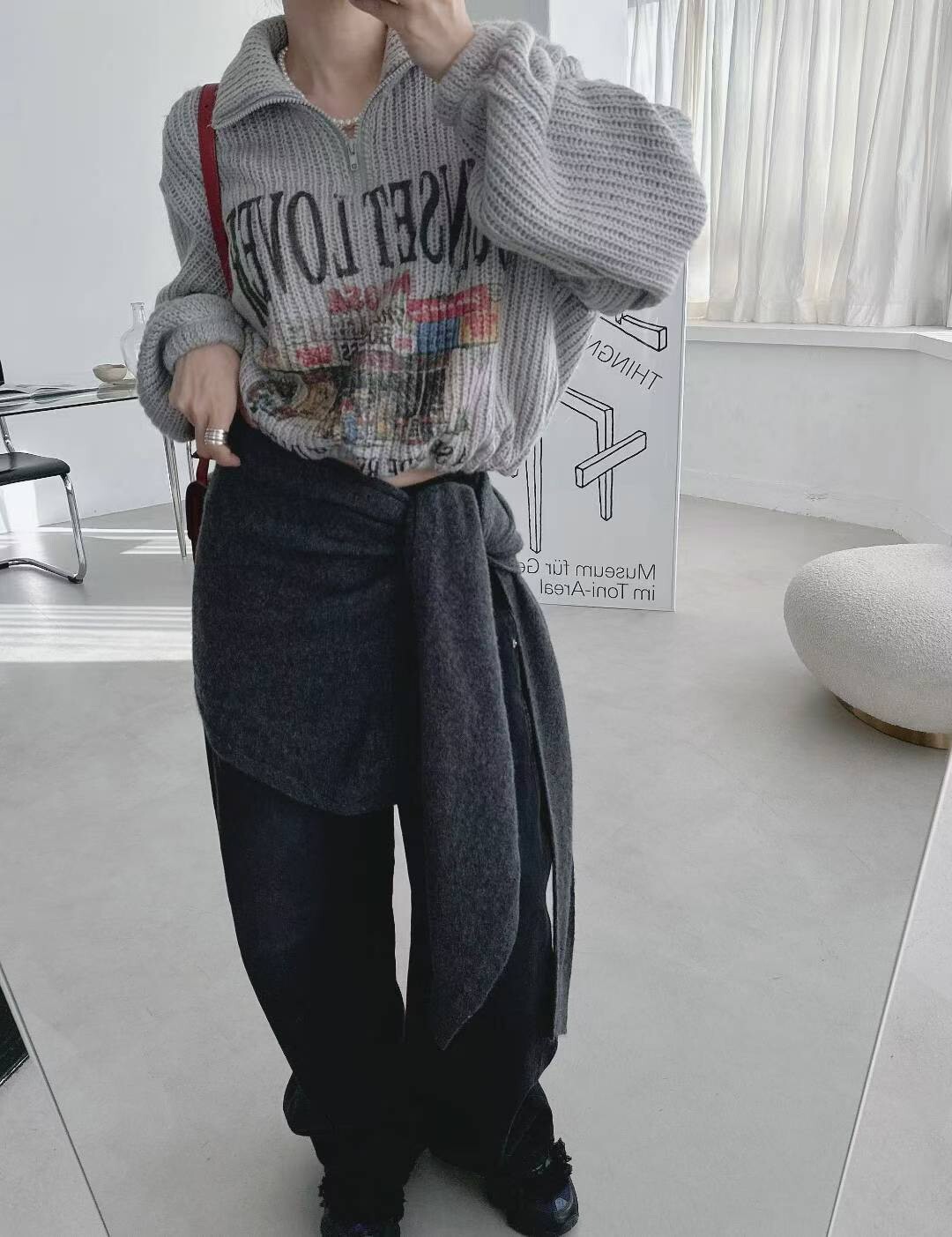 拉鍊立領下抽繩印圖毛衣