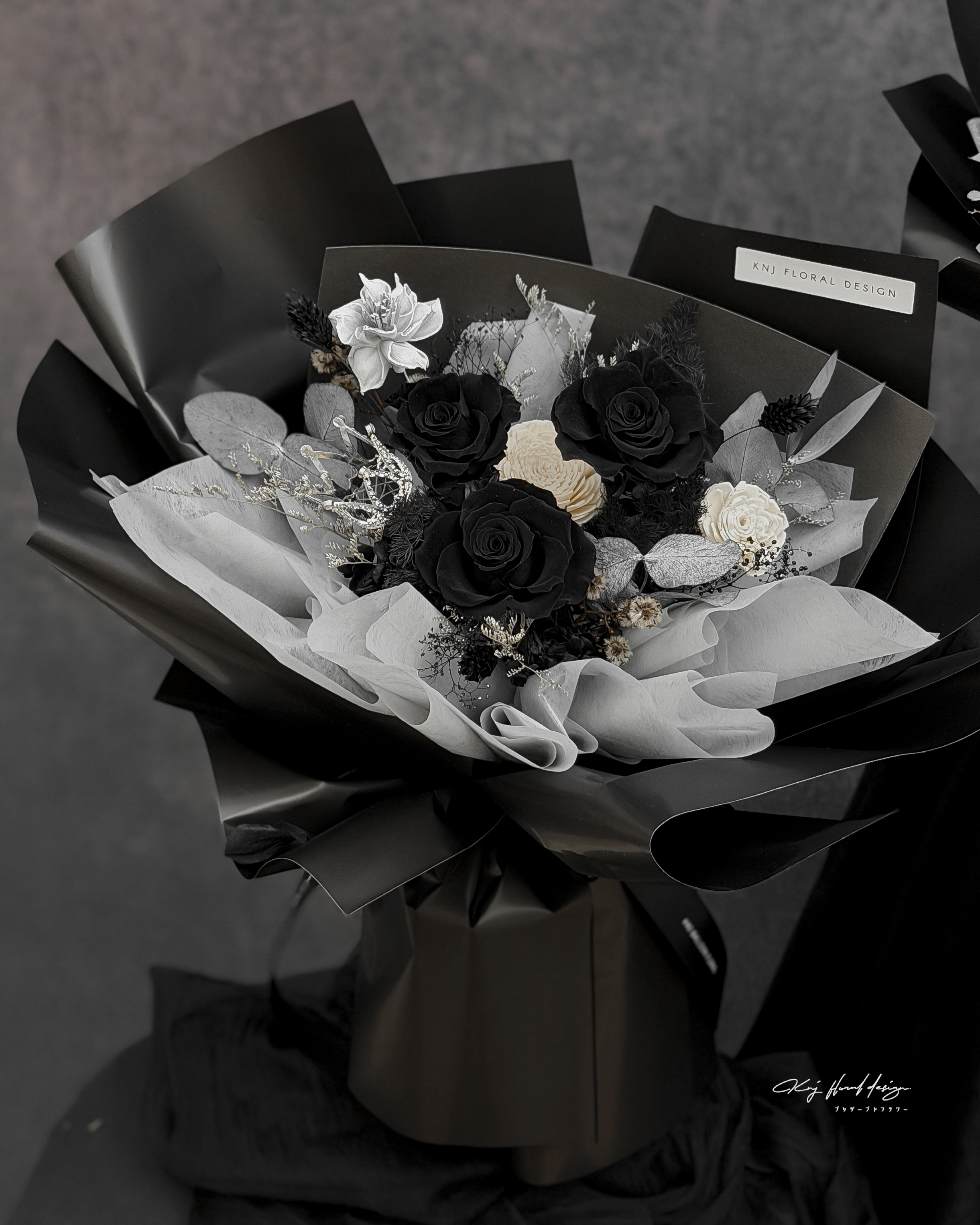 霸氣黑三朵永生玫瑰花束