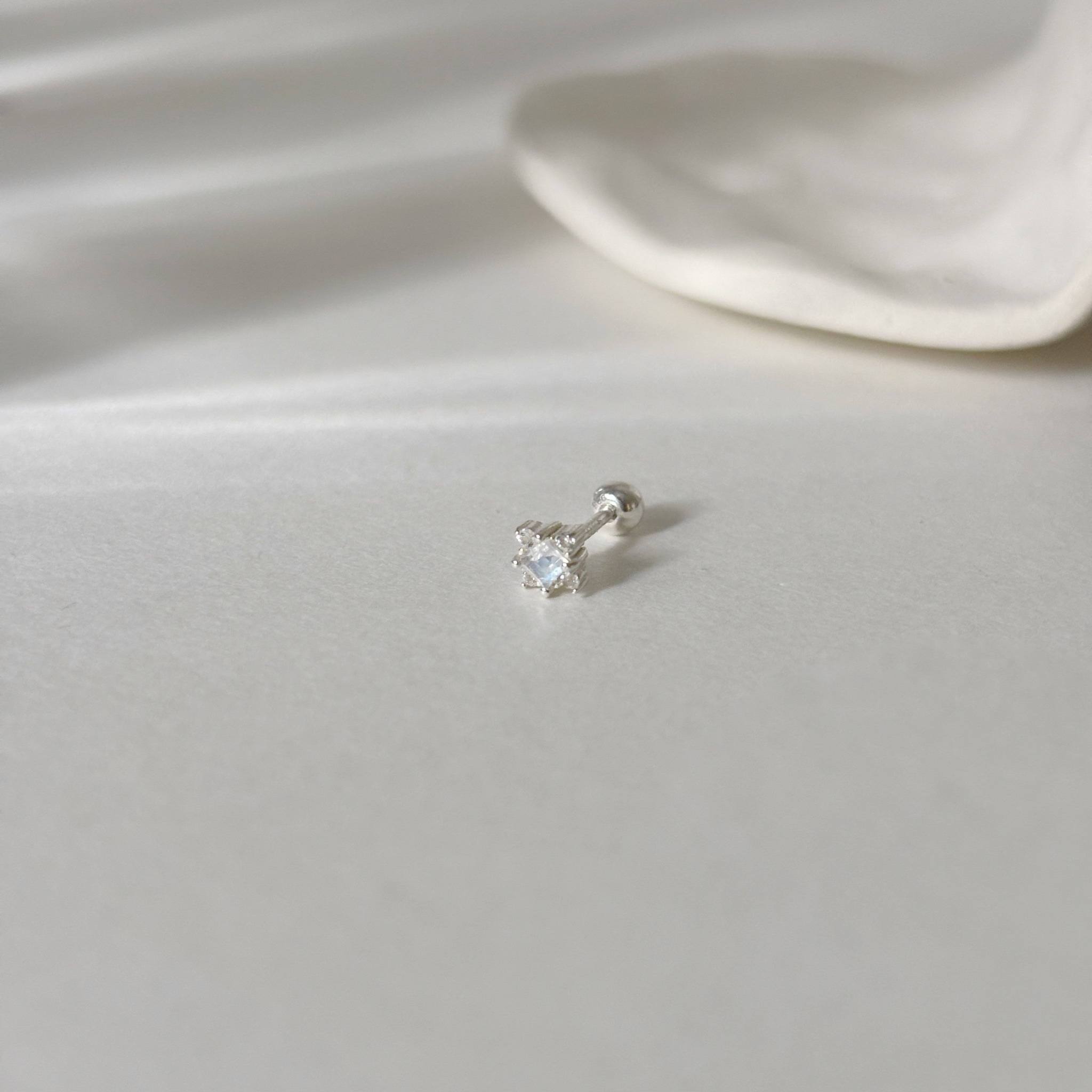 小窗花月光石轉珠耳環