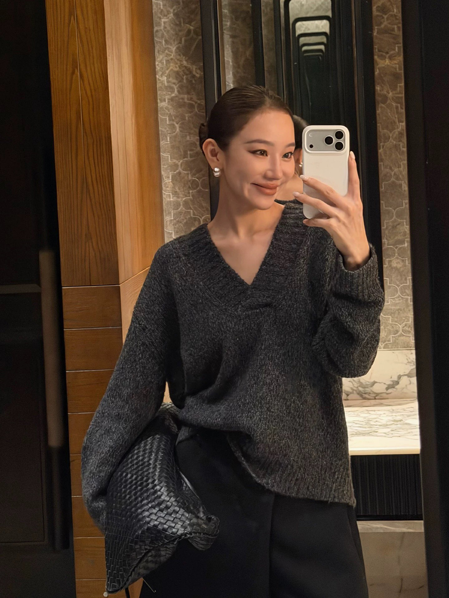 格雷色系V領針織上衣毛衣-S-L / 2色 (Elegant & Love)