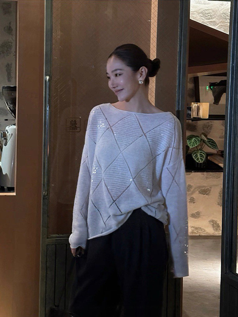 雲朵白菱格紋閃閃亮片針織上衣-S-L (Elegant & Love)