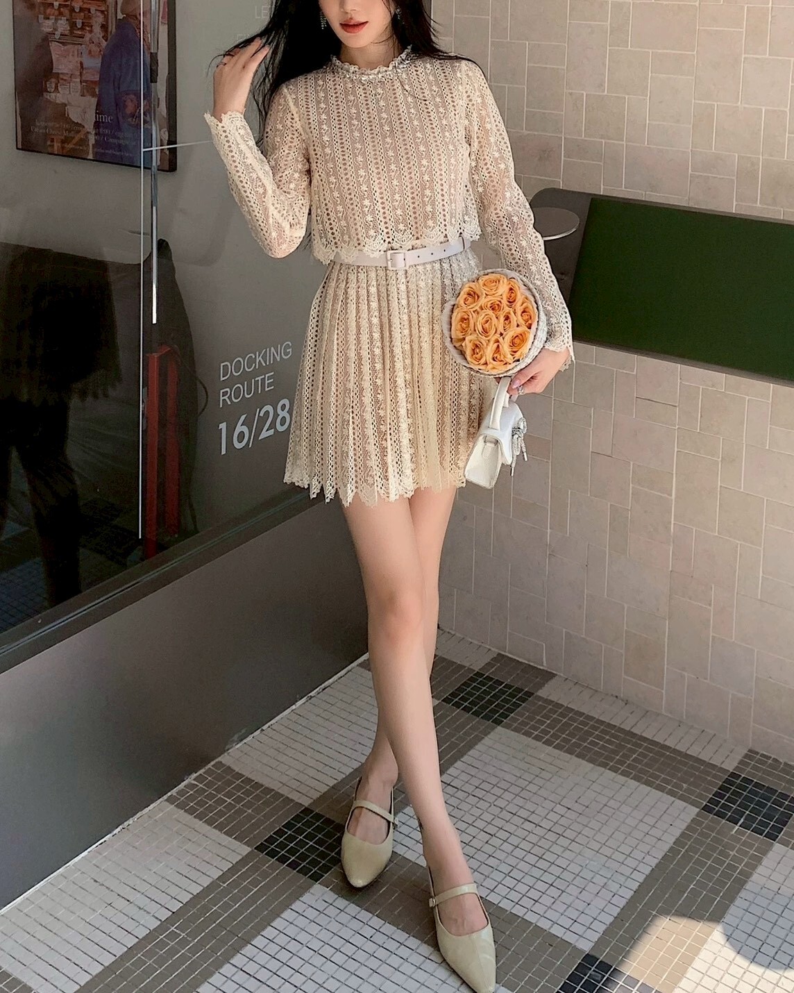 設計師家米色假兩件小立領鑽蕾絲洋裝