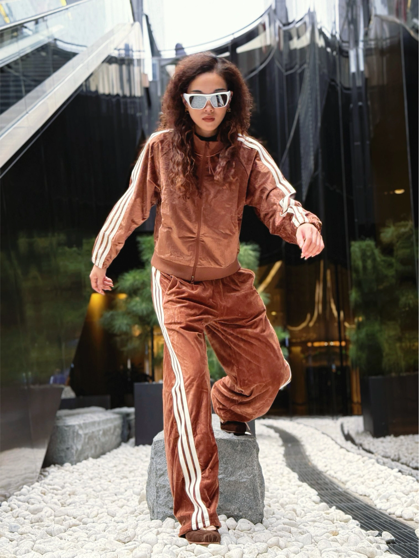 代購-Adidas STORY VELVET BANANA PANT  咖 KC0175外套 /KC0180褲子