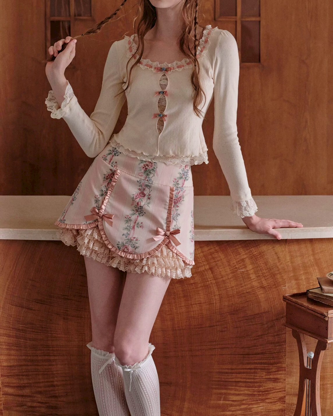 設計師家假兩件針織長袖領緣造型上衣+油畫風格下擺拼蛋糕a字裙