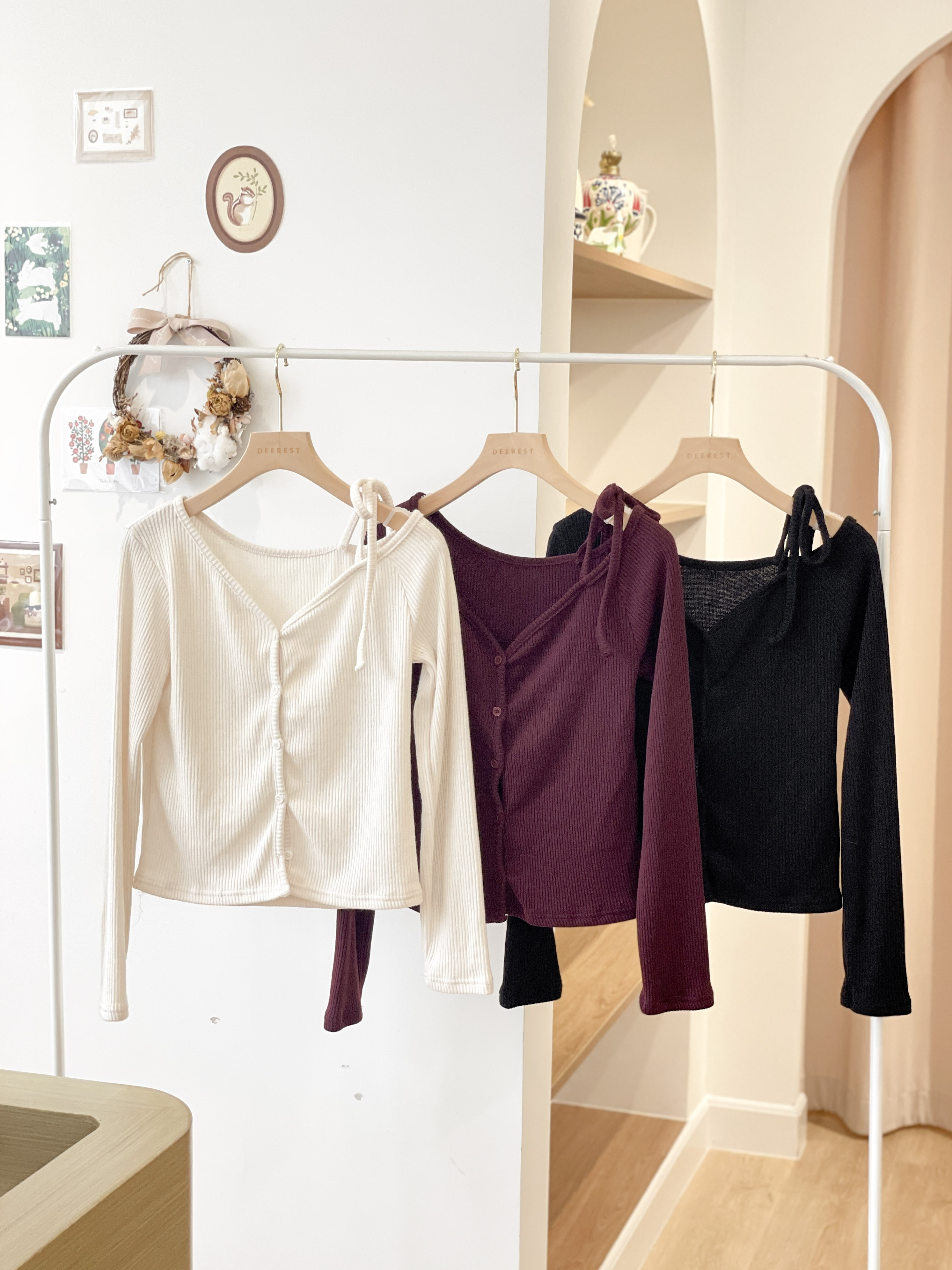 T1427 Alora Light Knit Top