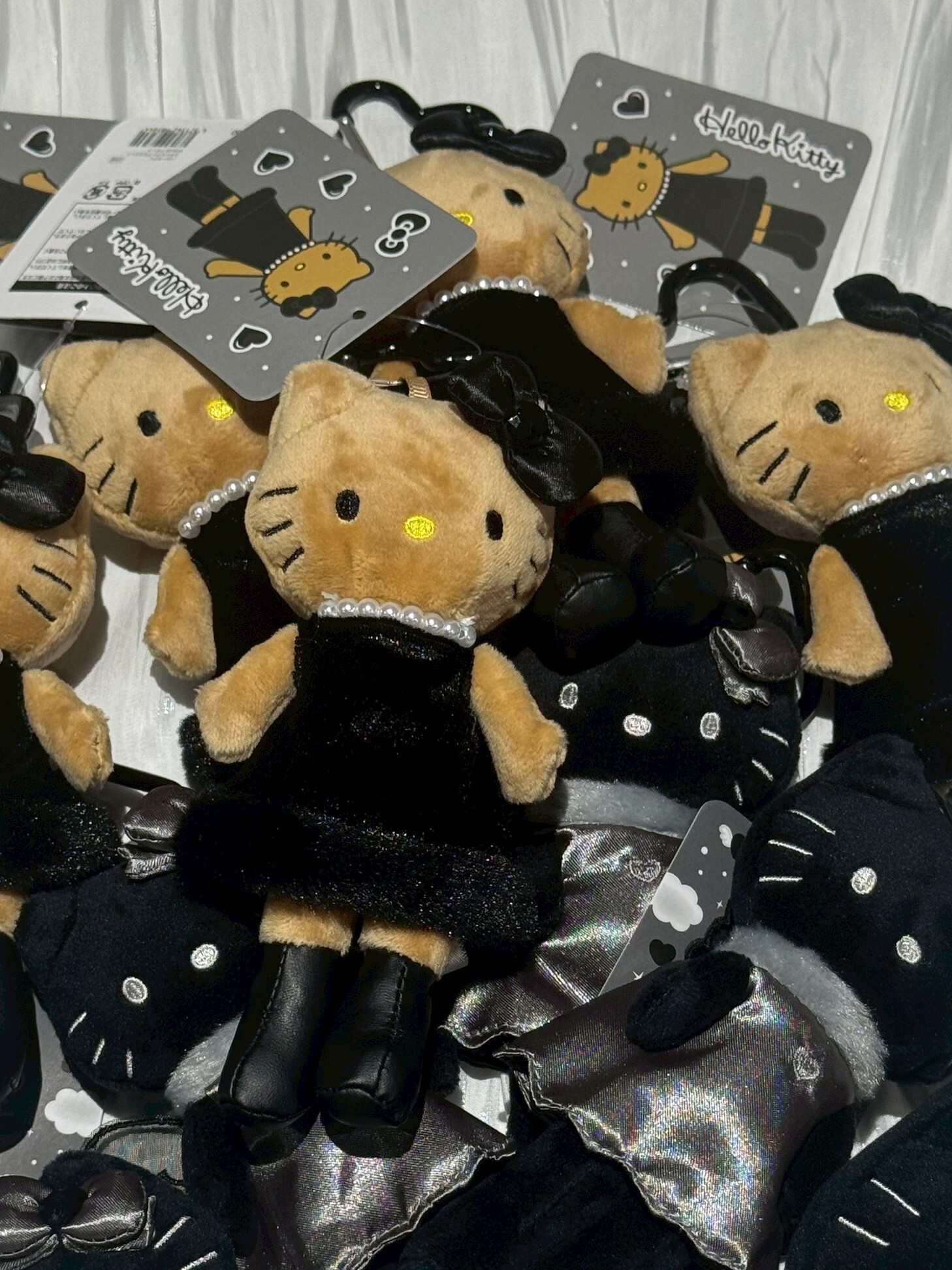 Limited edition black Hello Kitty long-legged Hello Kitty charm doll