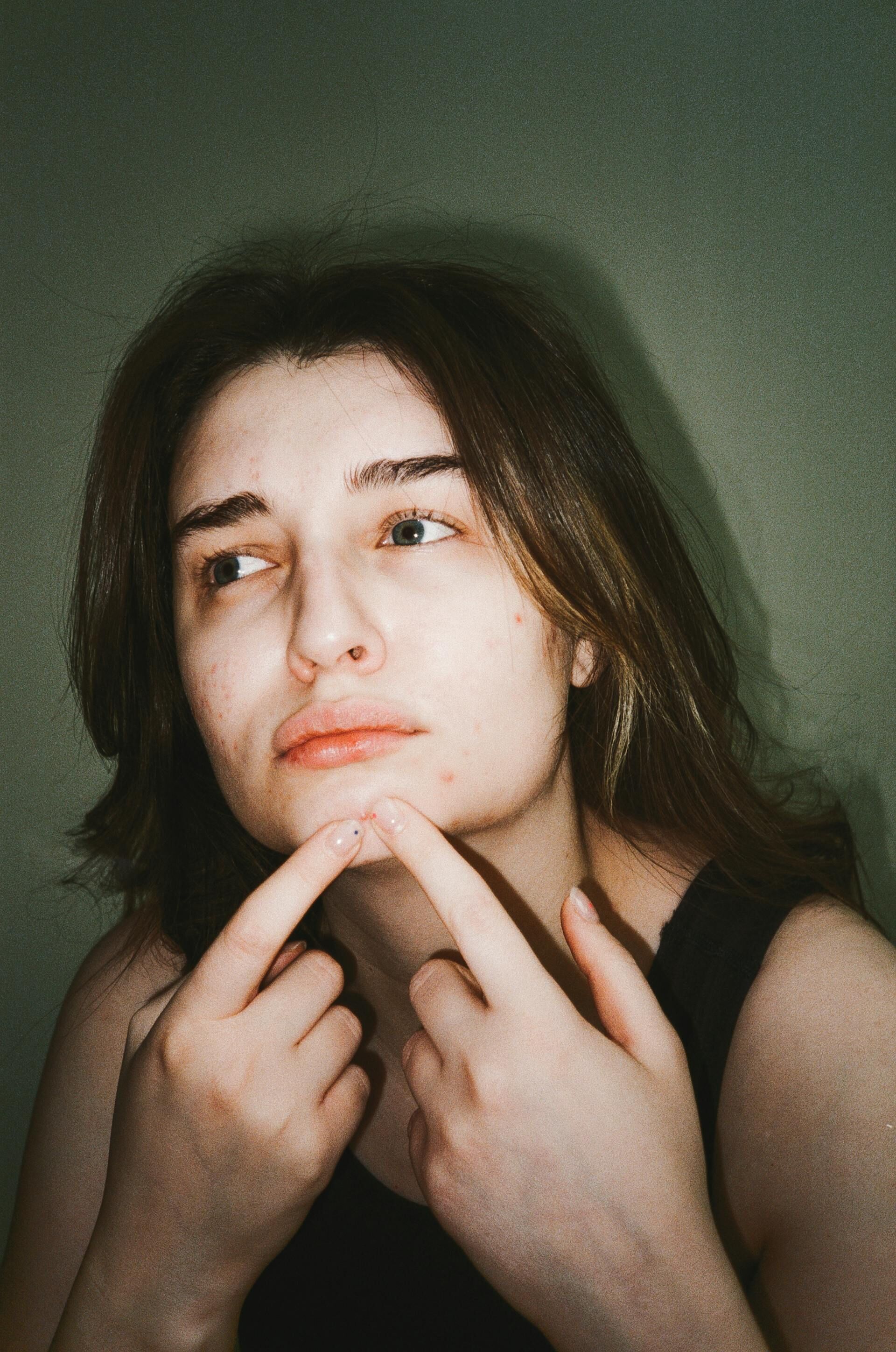 生理期長痘痘的女生