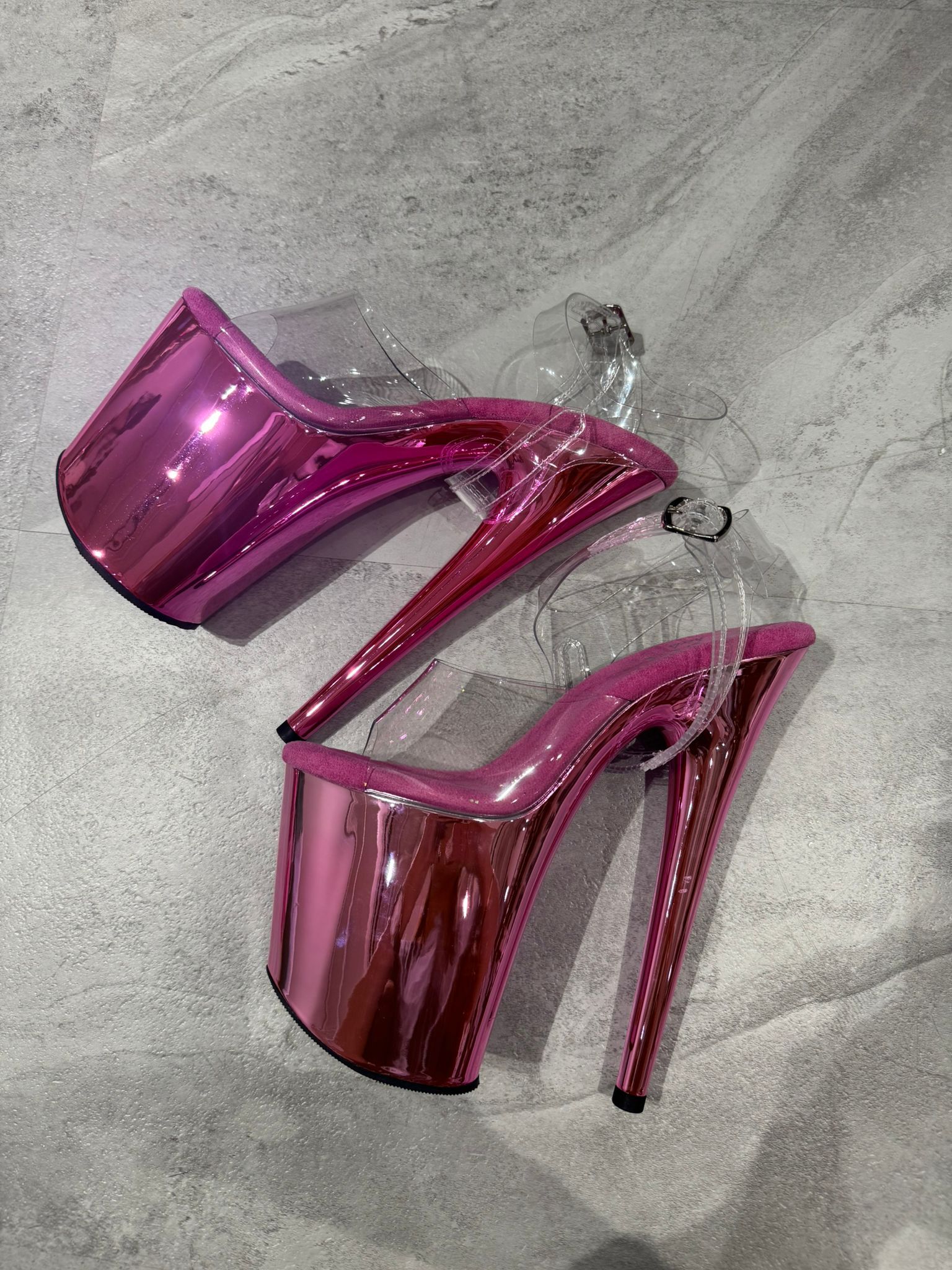 CHROME WITH SINGLES STRAP