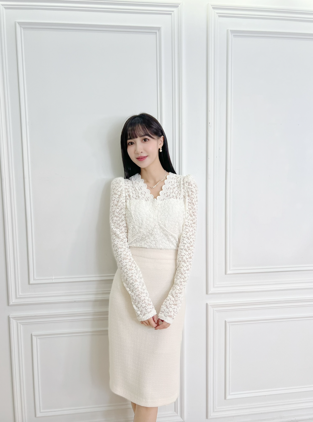 V領絨面透膚蕾絲上衣(附Bra)