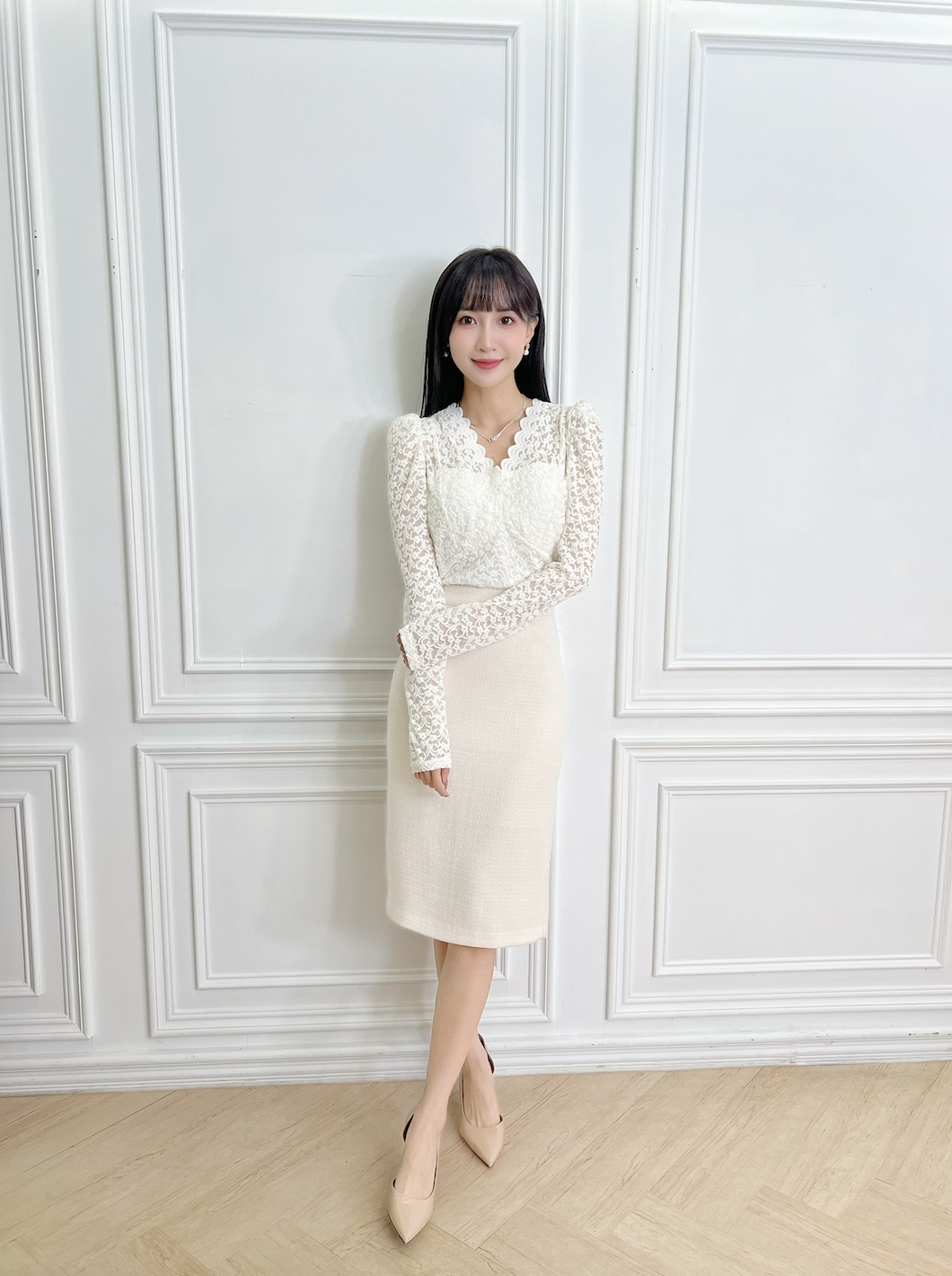 V領絨面透膚蕾絲上衣(附Bra)