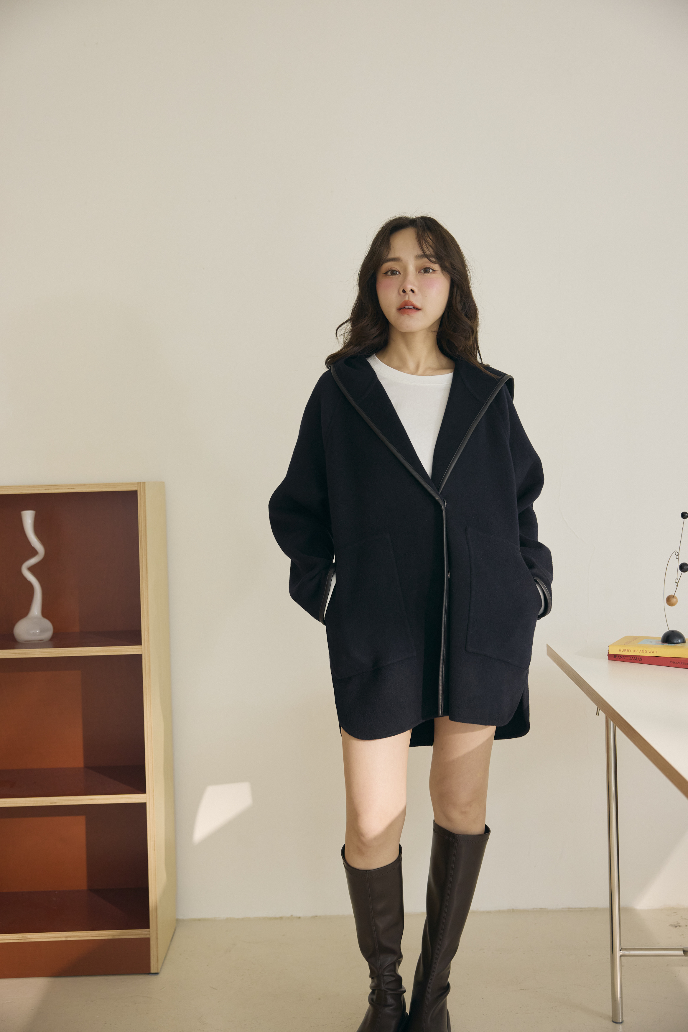 100%羊毛藏青連帽大衣