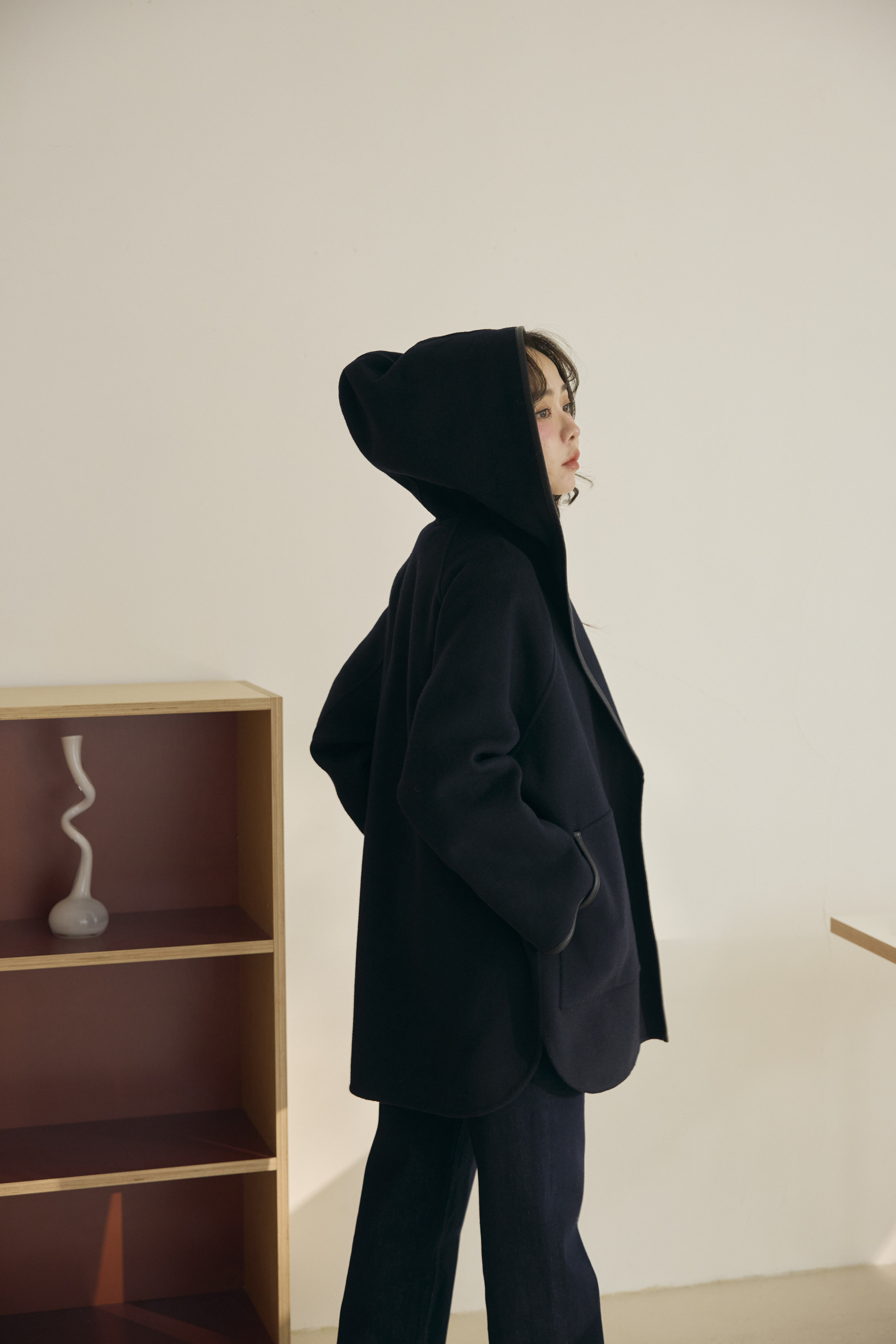 100%羊毛藏青連帽大衣