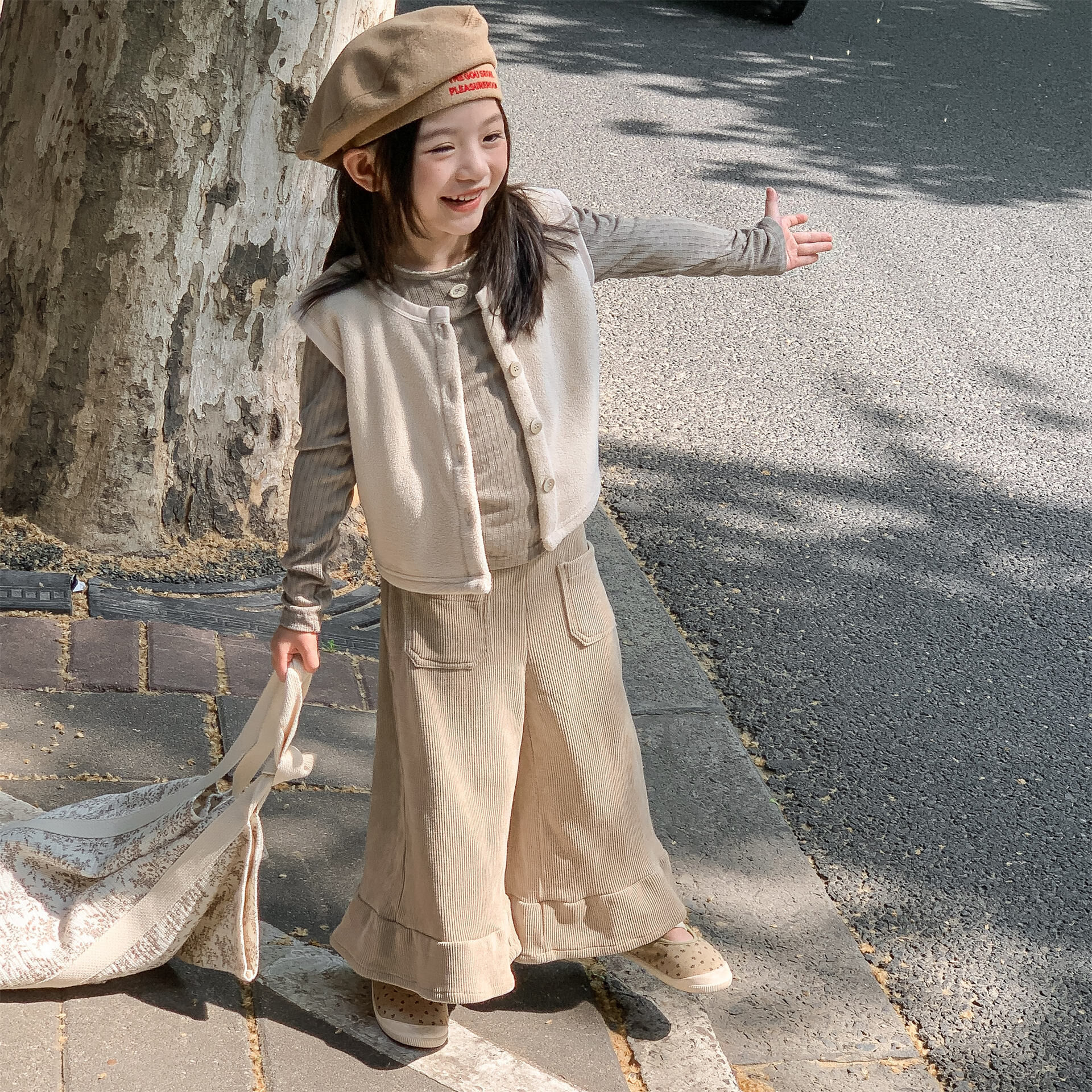 珊瑚絨後標背心(80-130)