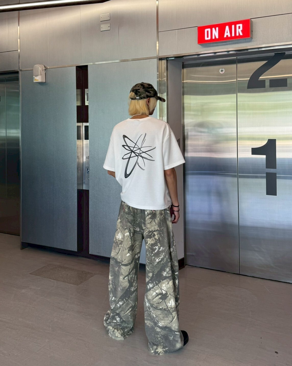 『RB』迷彩樹枝紋後刺繡彎刀褲