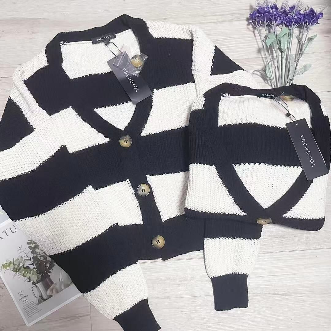 TRENDYOL COLOR BLOCK KNITWEAR CARDIGAN