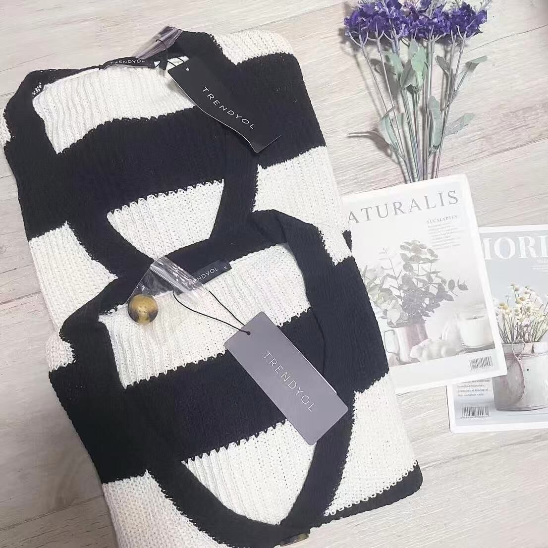 TRENDYOL COLOR BLOCK KNITWEAR CARDIGAN