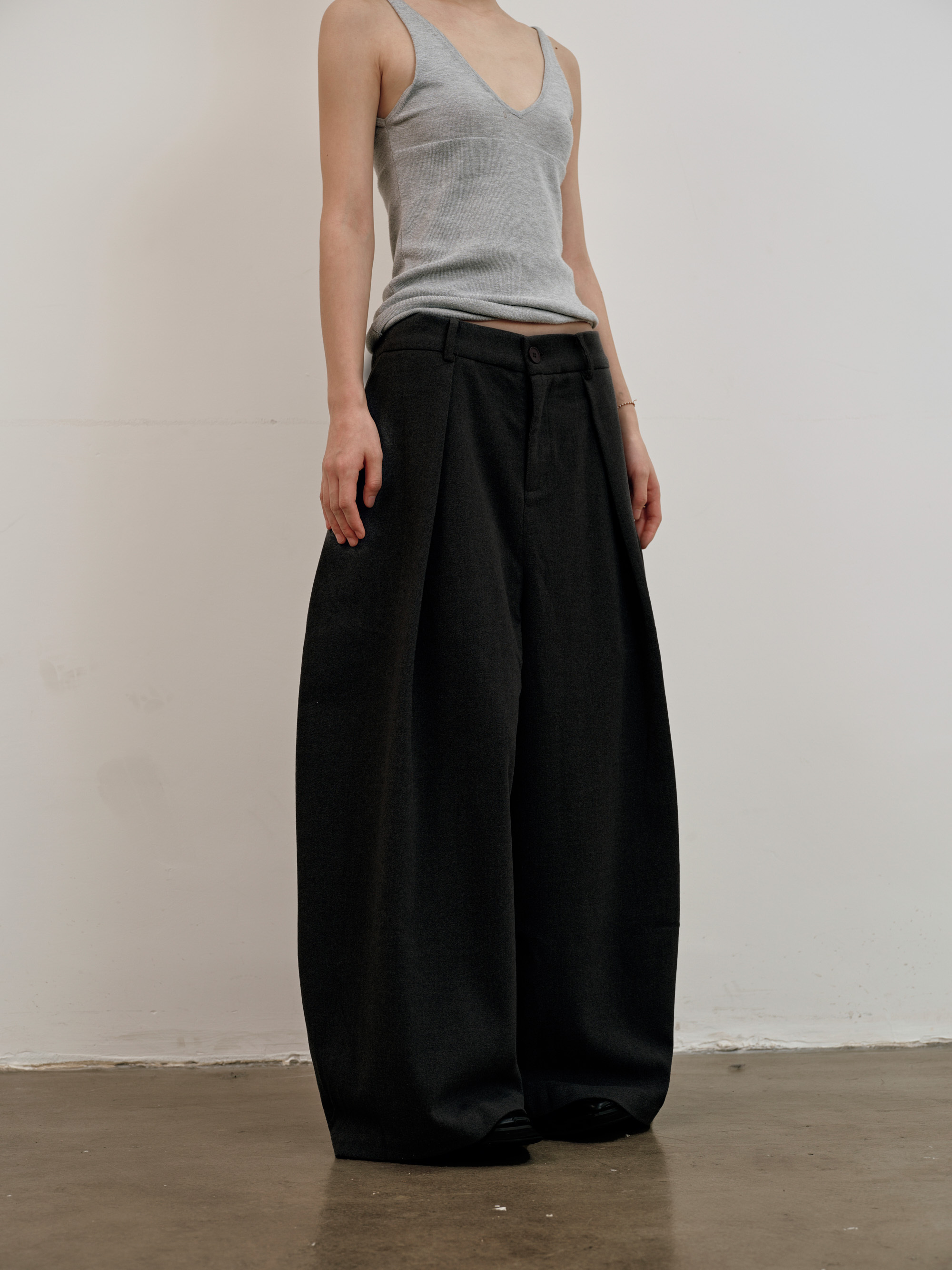 毛呢A字西裝長褲-黑