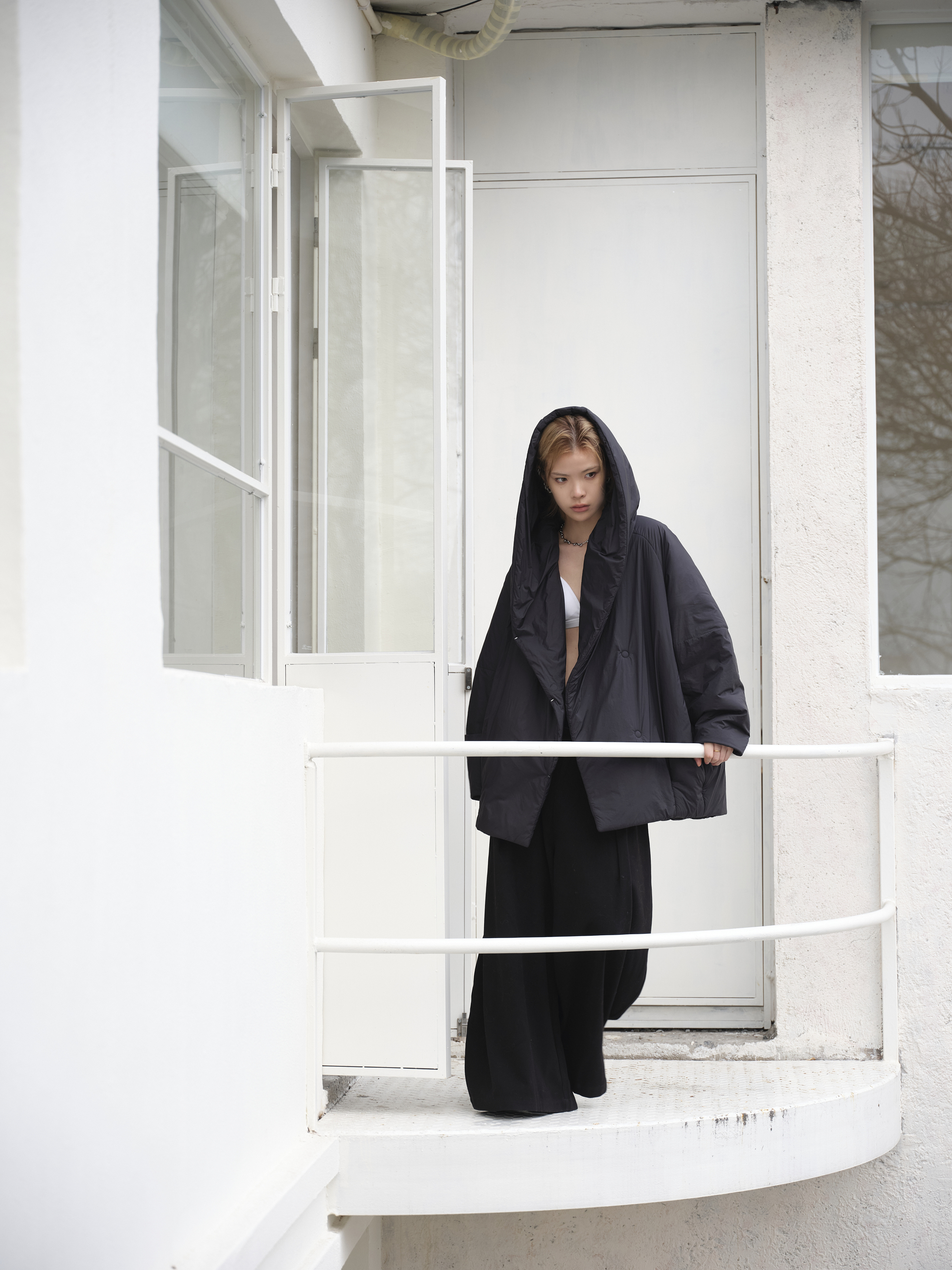 連帽羊毛霧線極輕外套-黑