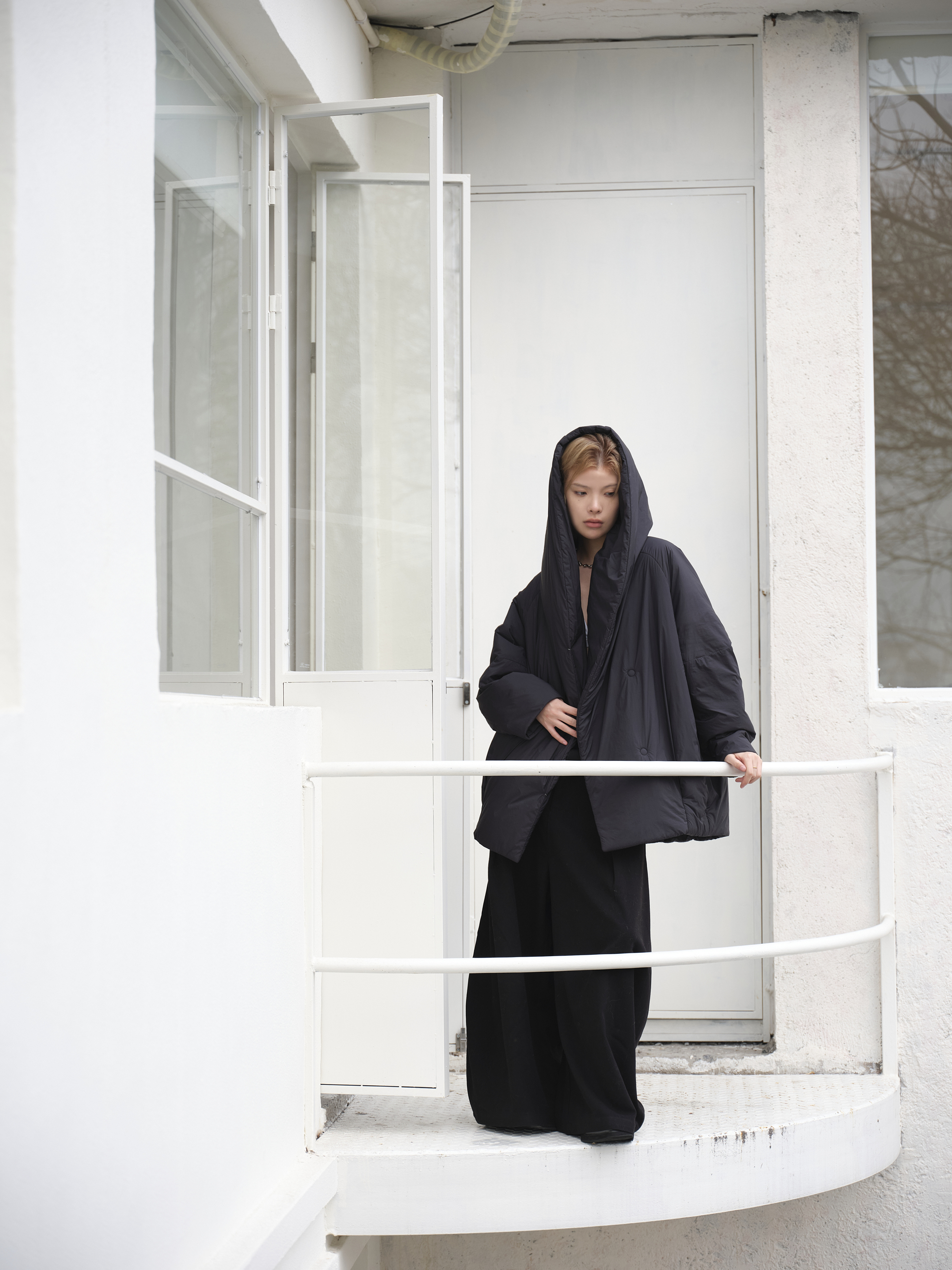 連帽羊毛霧線極輕外套-黑