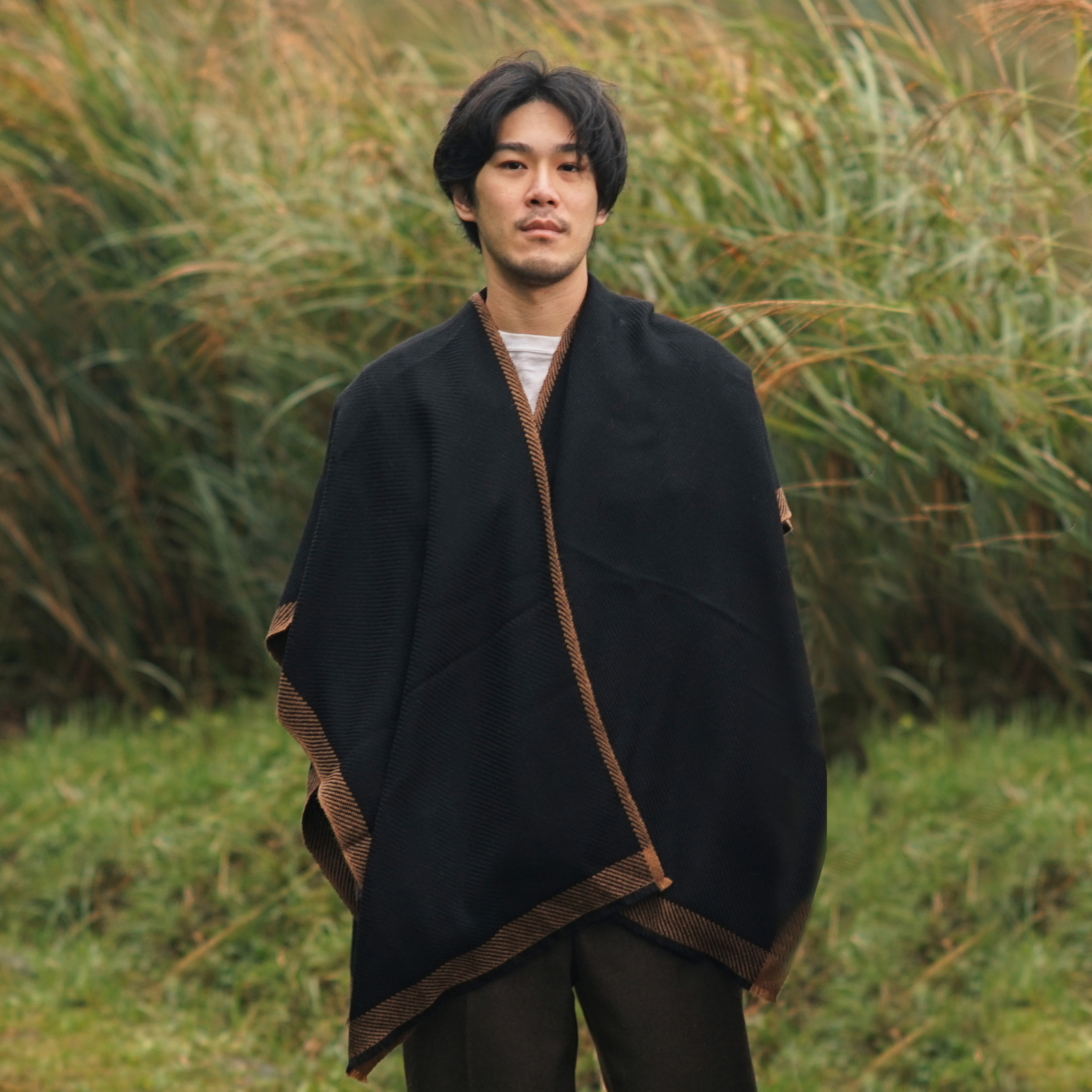 【限量】安地斯羊駝斗篷｜曜黑｜秘魯