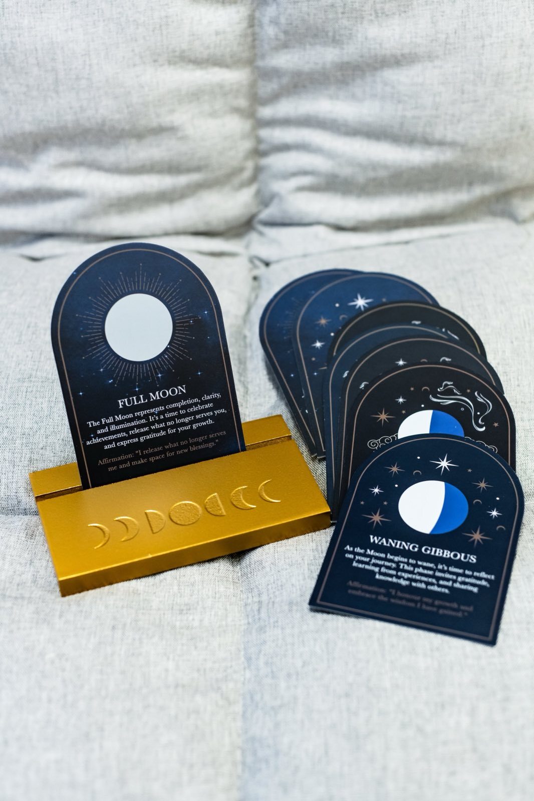 線香座、杯杯碟碟