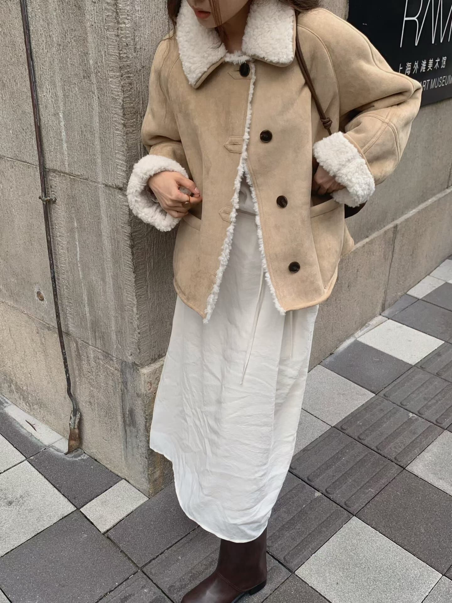 AP5115 羊羔毛翻領麂皮外套