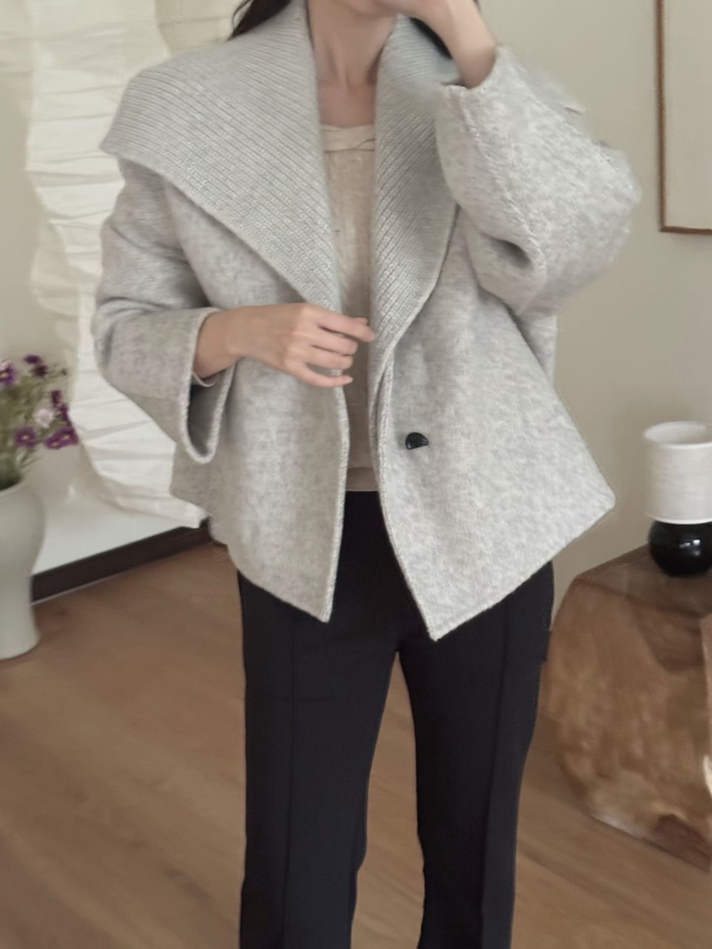 HU5139 可拆披肩個性V領單扣外套