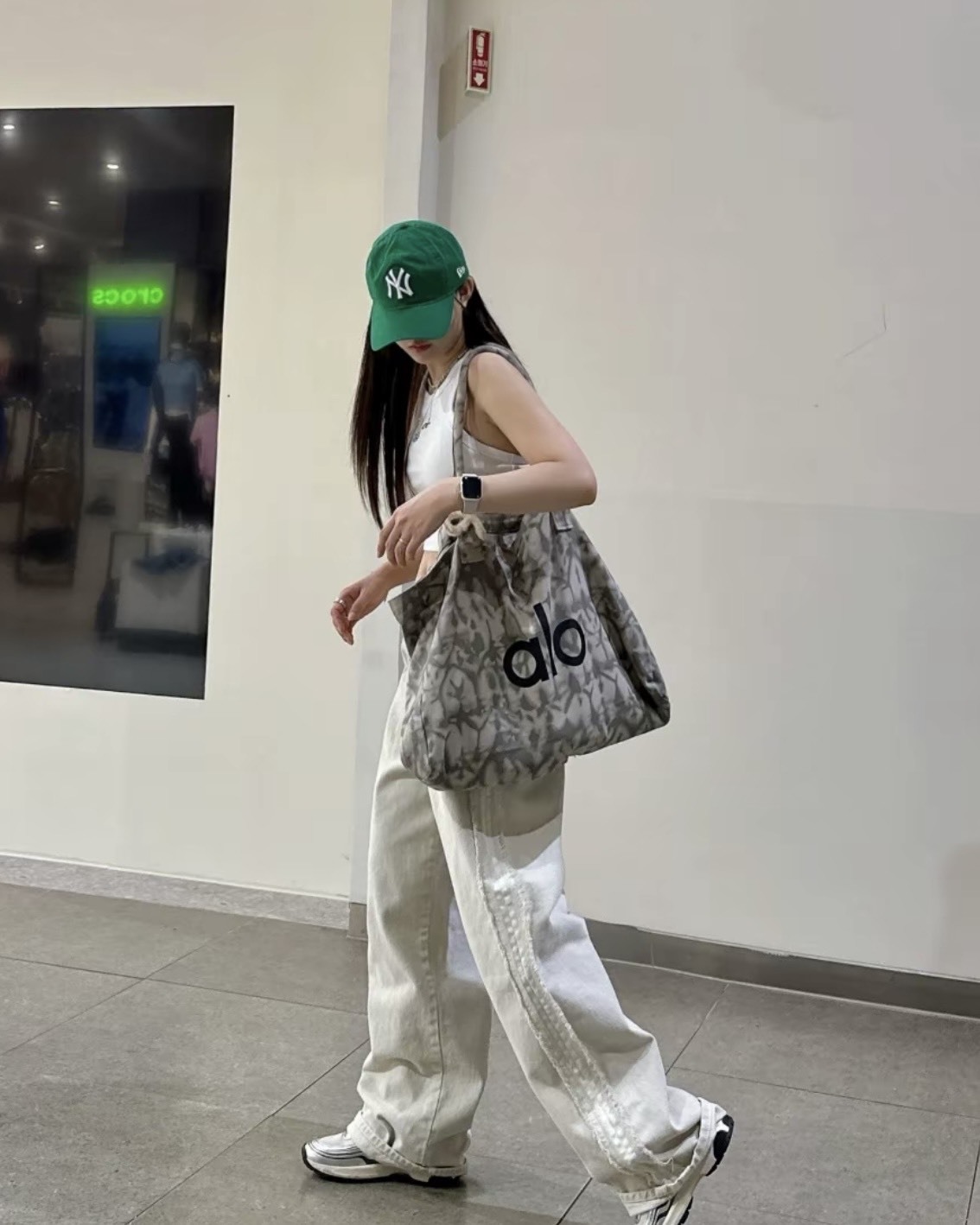 【預購】ALO YOGA 撞色印花托特包 麻灰 W7066R