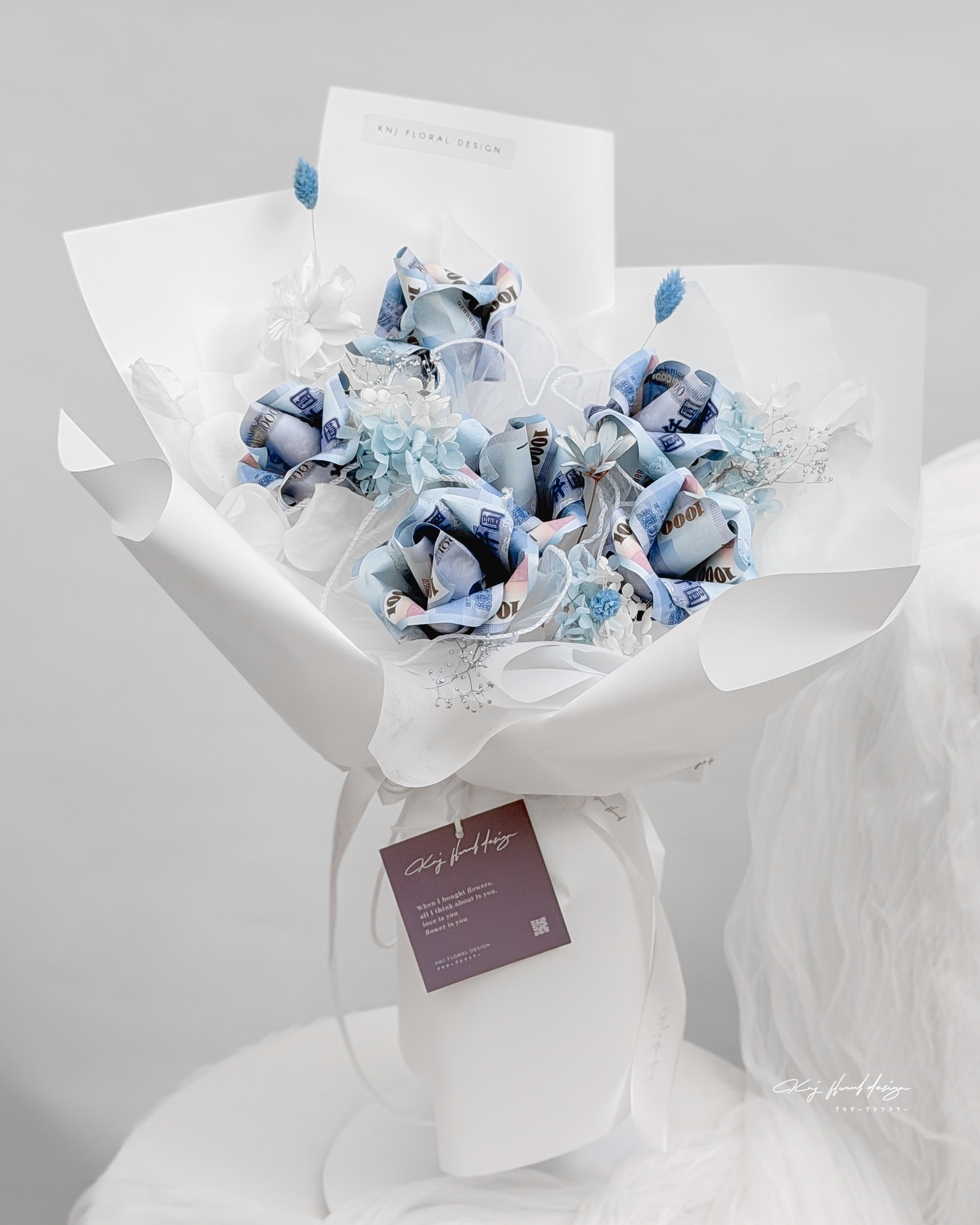 鈔票玫瑰花花束．6朵