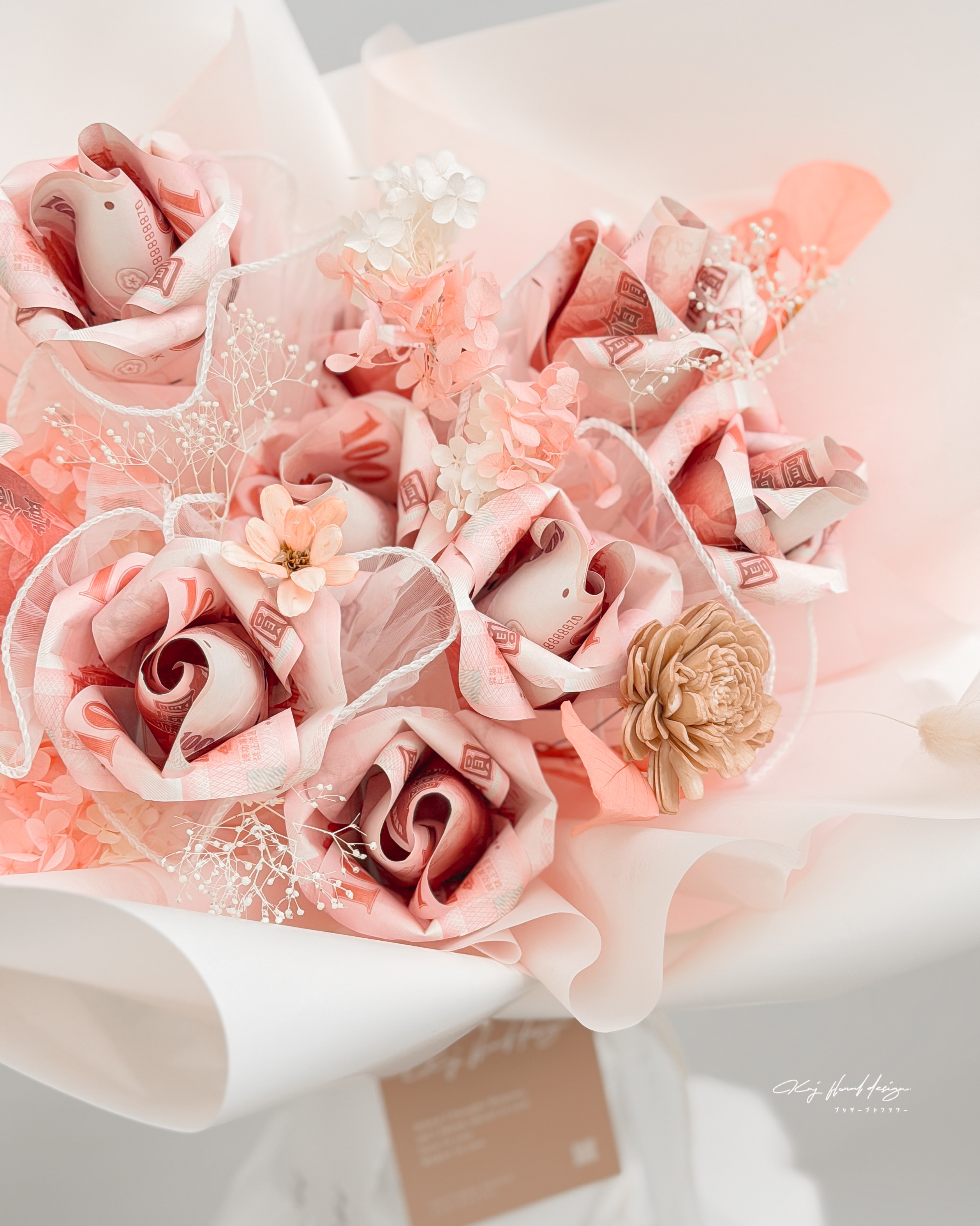 鈔票玫瑰花花束．9朵