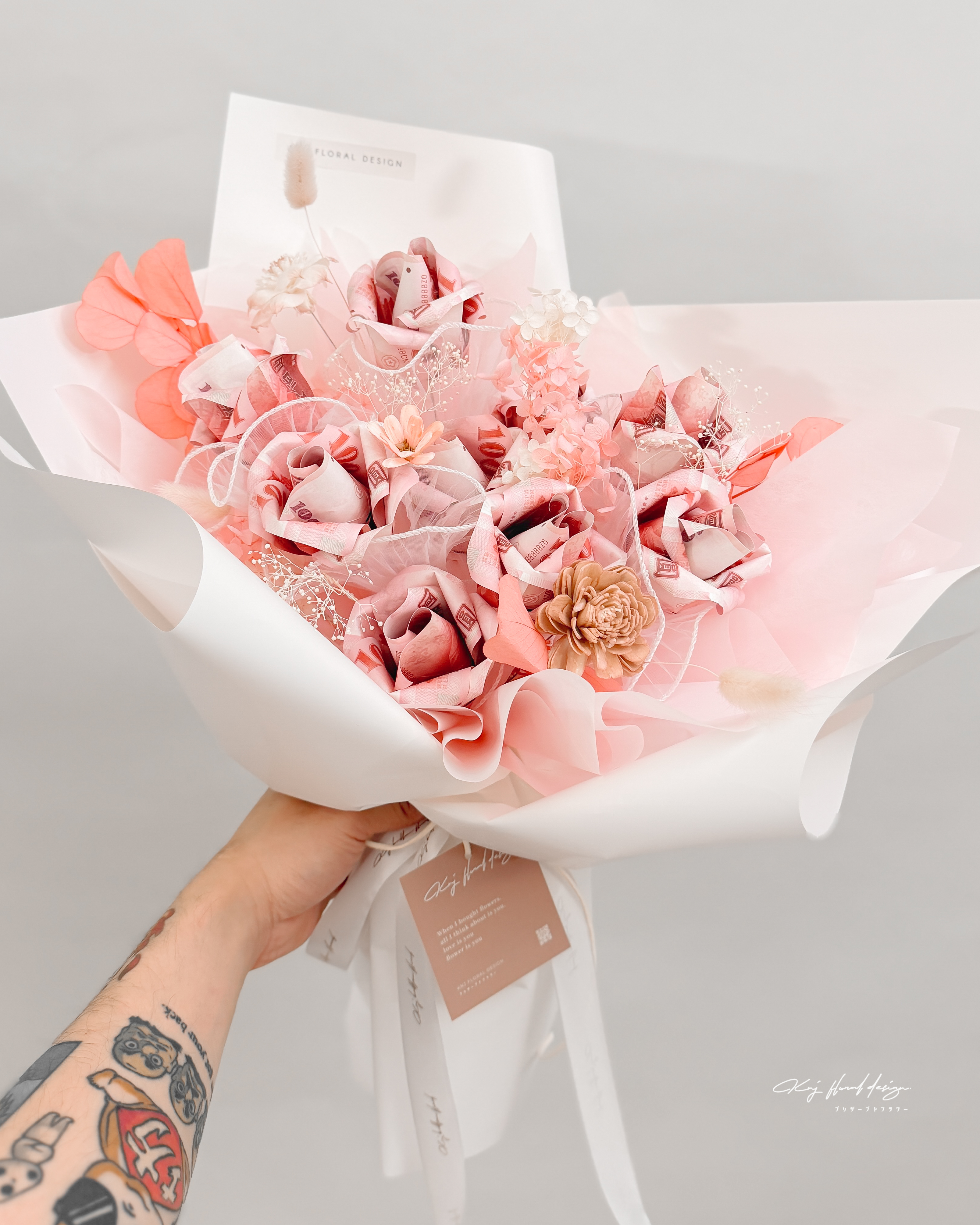 鈔票玫瑰花花束．9朵