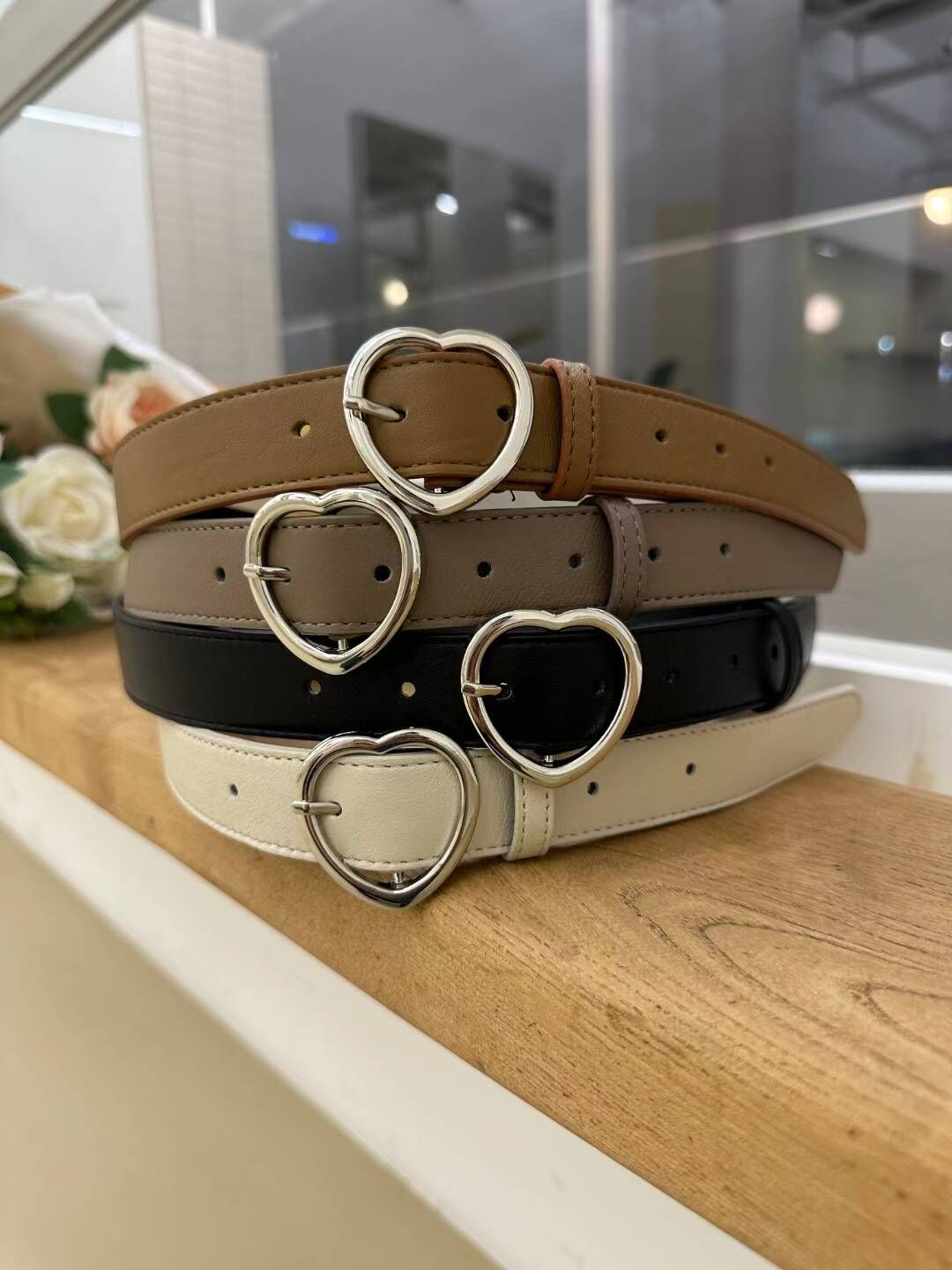 BT5107 愛心銀扣牛皮腰帶