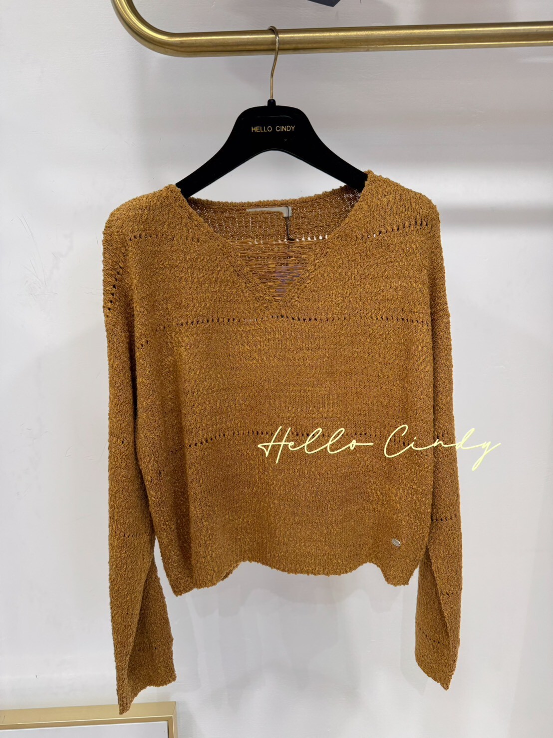 B09068 -小V微透毛球感甜美針織上衣