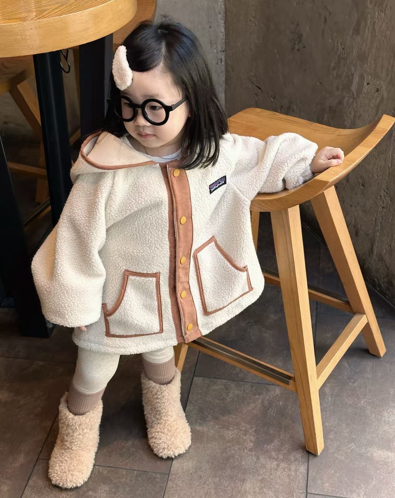 𝐏𝐚𝐭𝐚𝐠𝐨𝐧𝐢𝐚 搖粒絨口袋連帽外套 現貨