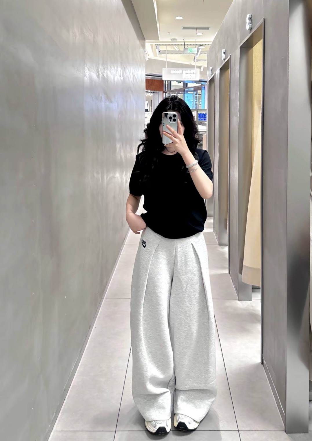 Nike Tech Fleece 高腰褶皺休閒寬褲｜淺灰 FV8053-013