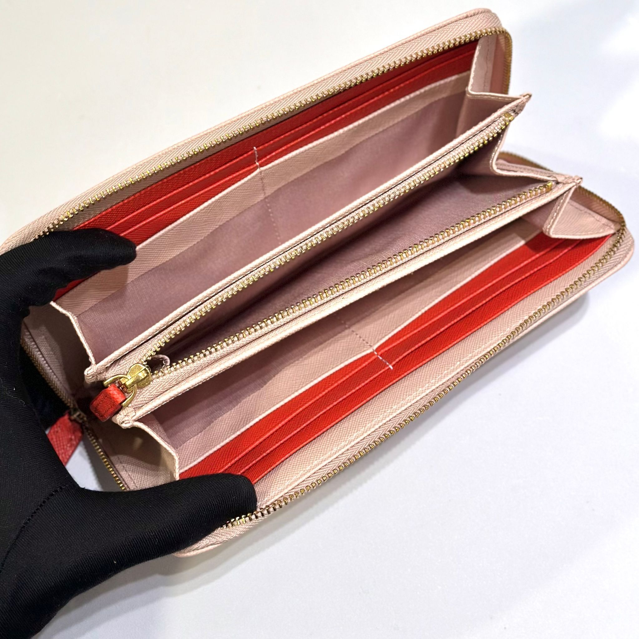 本週特價!!! 全新PAUL SMITH長銀包 粉色心心小牛皮粒紋 拉鏈款 PWU804 SMITHY HEART #BRAND NEW #香榭站正品