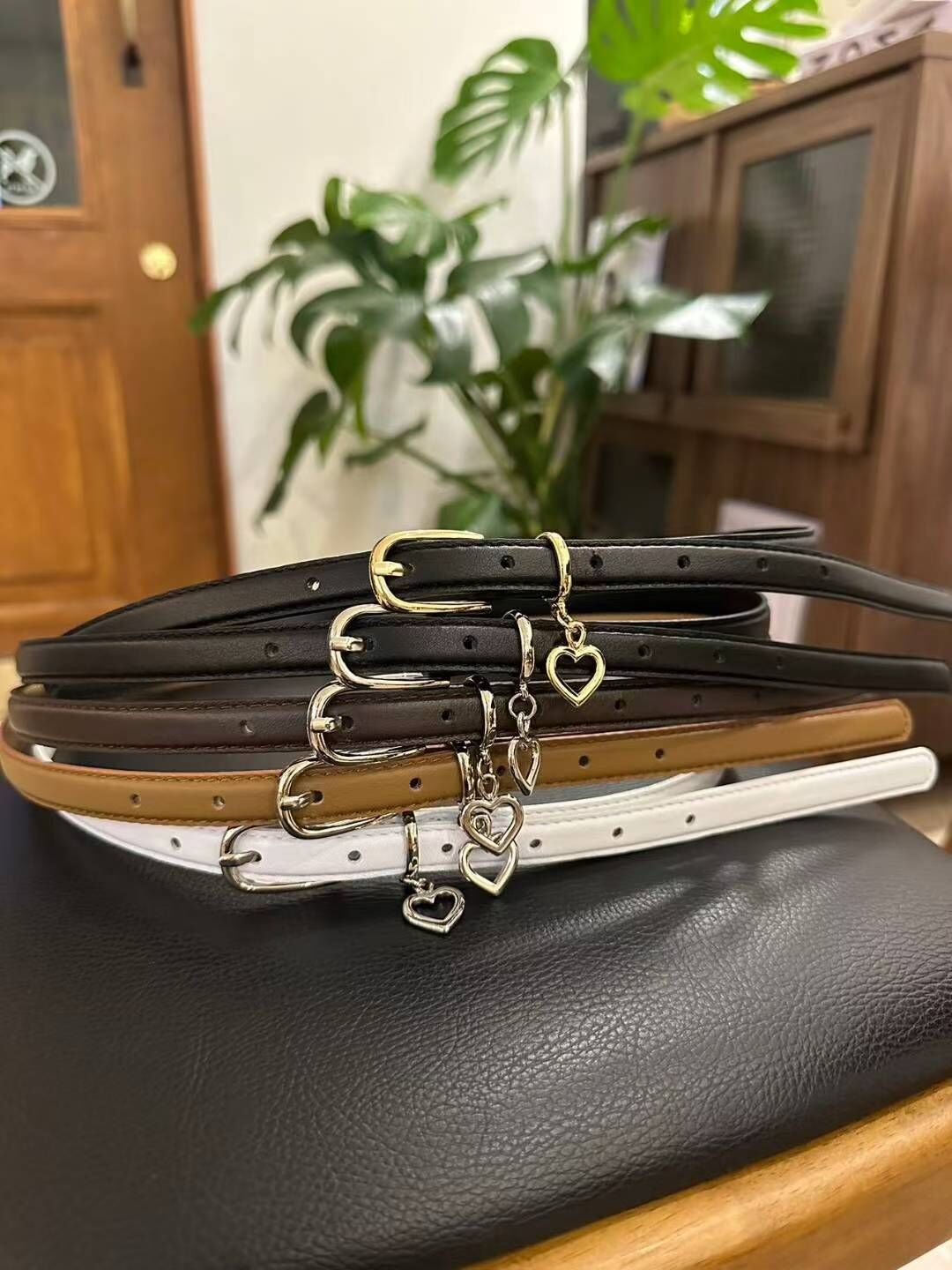 BT5127 愛心吊墜牛皮細帶