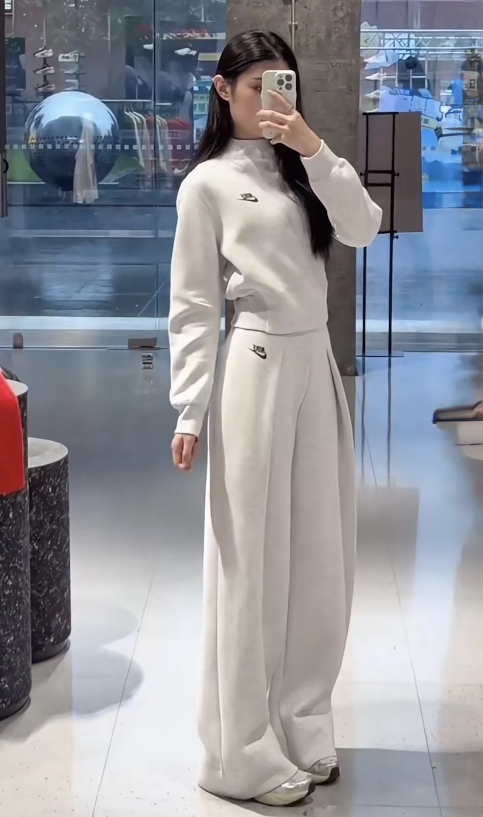 Nike Tech Fleece 高腰褶皺休閒寬褲｜淺灰 FV8053-013