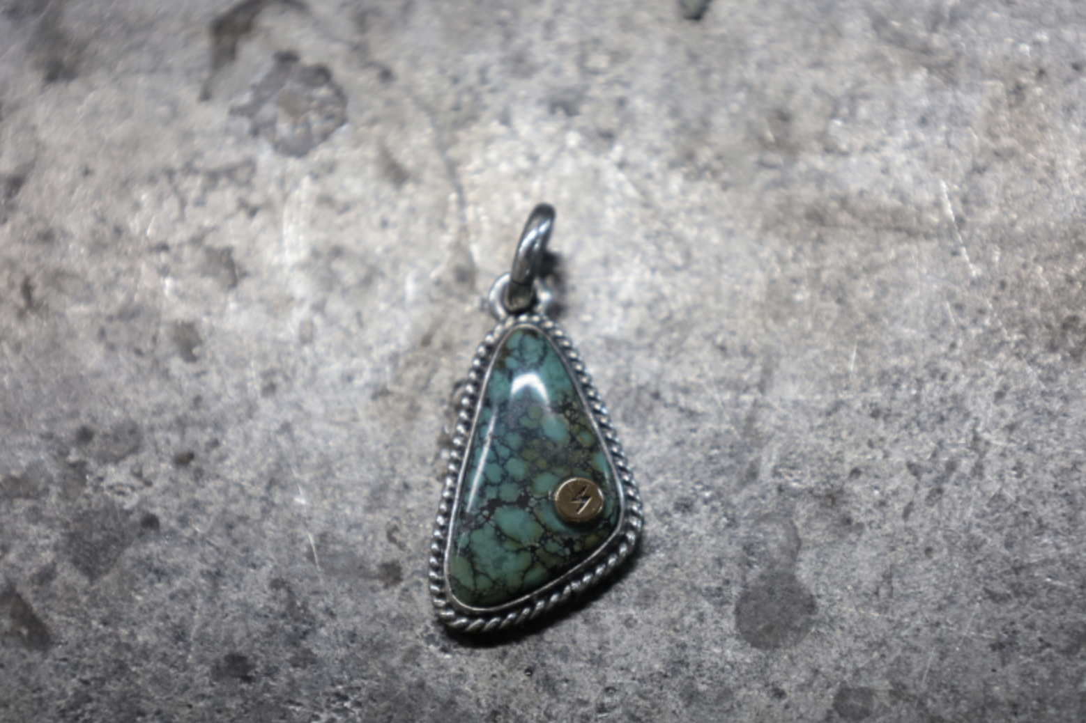 FateCo Royds RLC-22 Iron maiden turquoise pendant/lightning metal