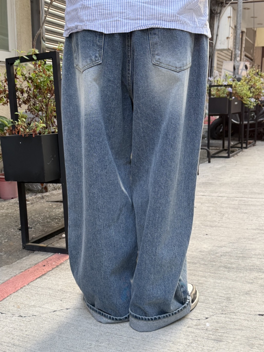 大片刷色牛仔闊腿褲