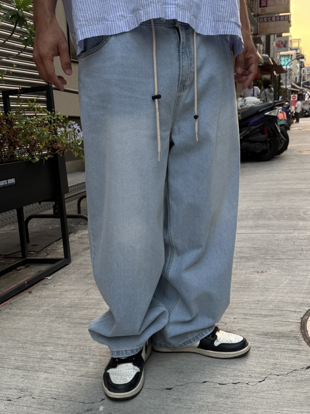 抽繩扣環牛仔闊腿褲