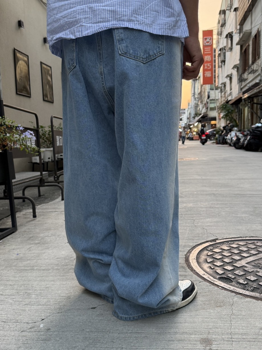 側邊水洗造型牛仔闊腿寬褲